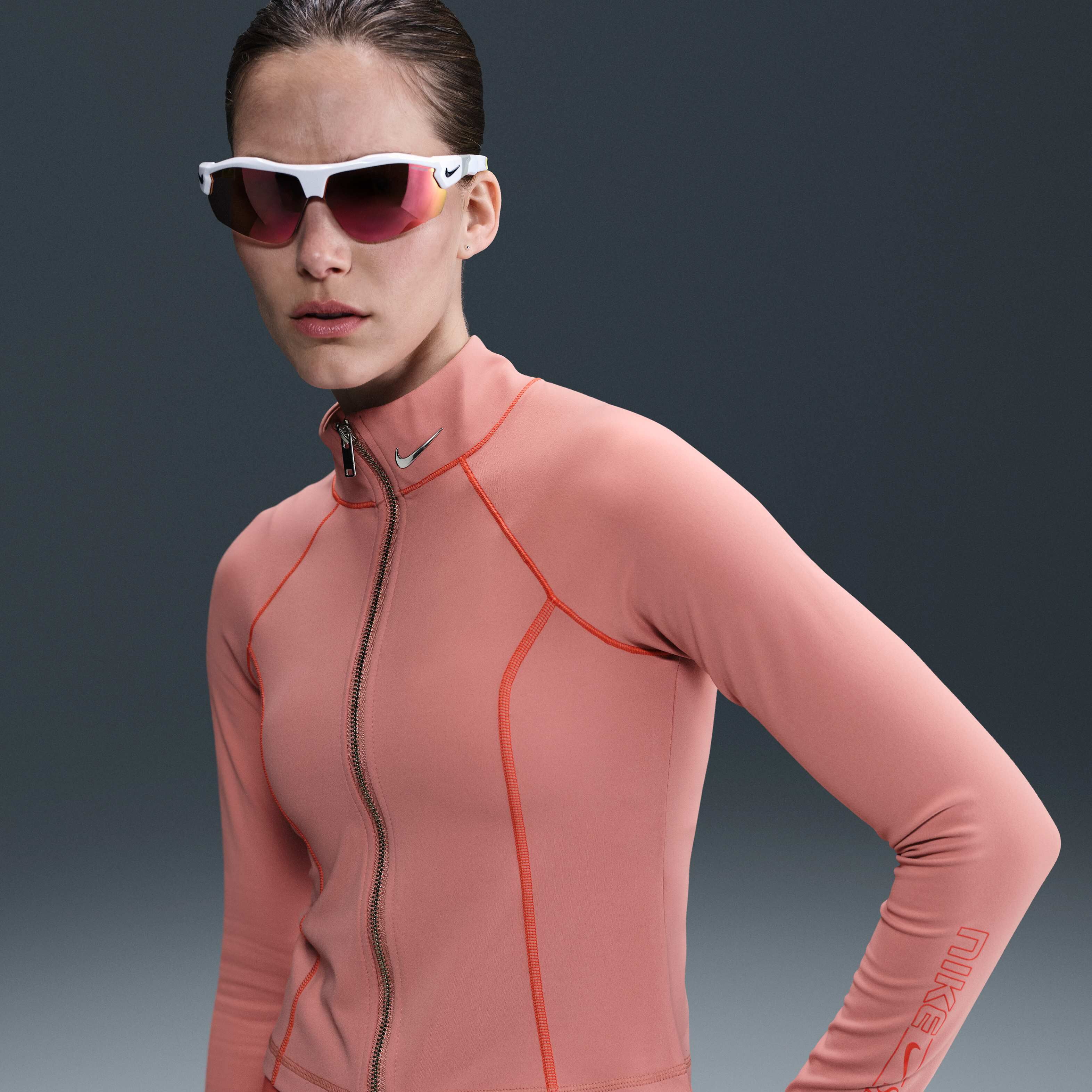 نايكي سبورتسوير image number 0