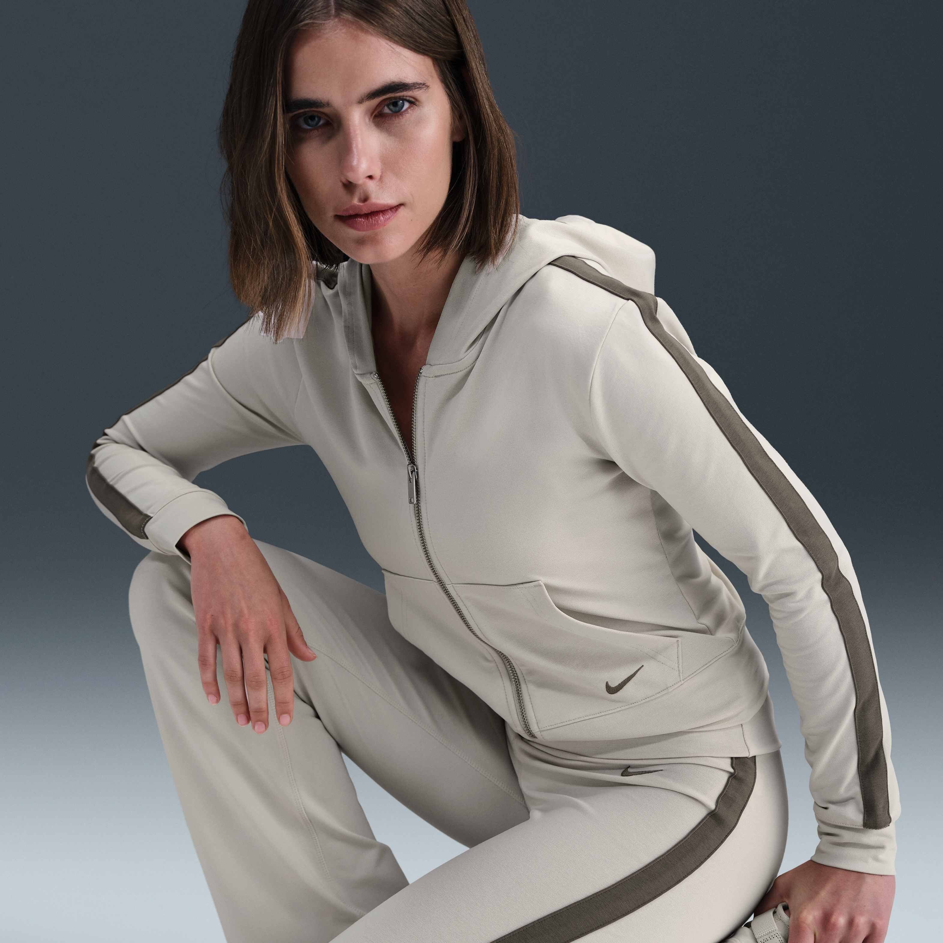 نايكي سبورتسوير image number 2