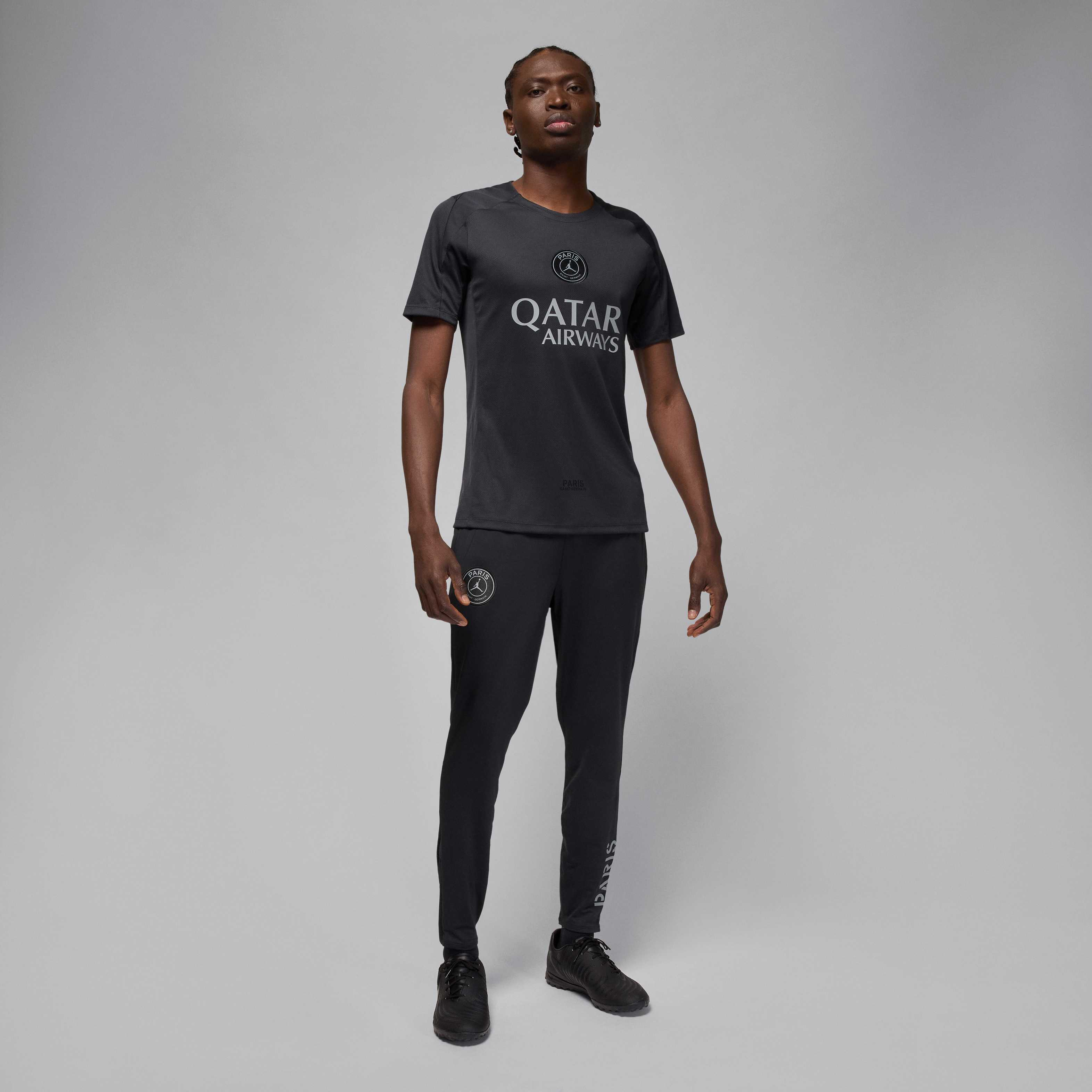 Paris Saint-Germain Strike Fourth image number 5