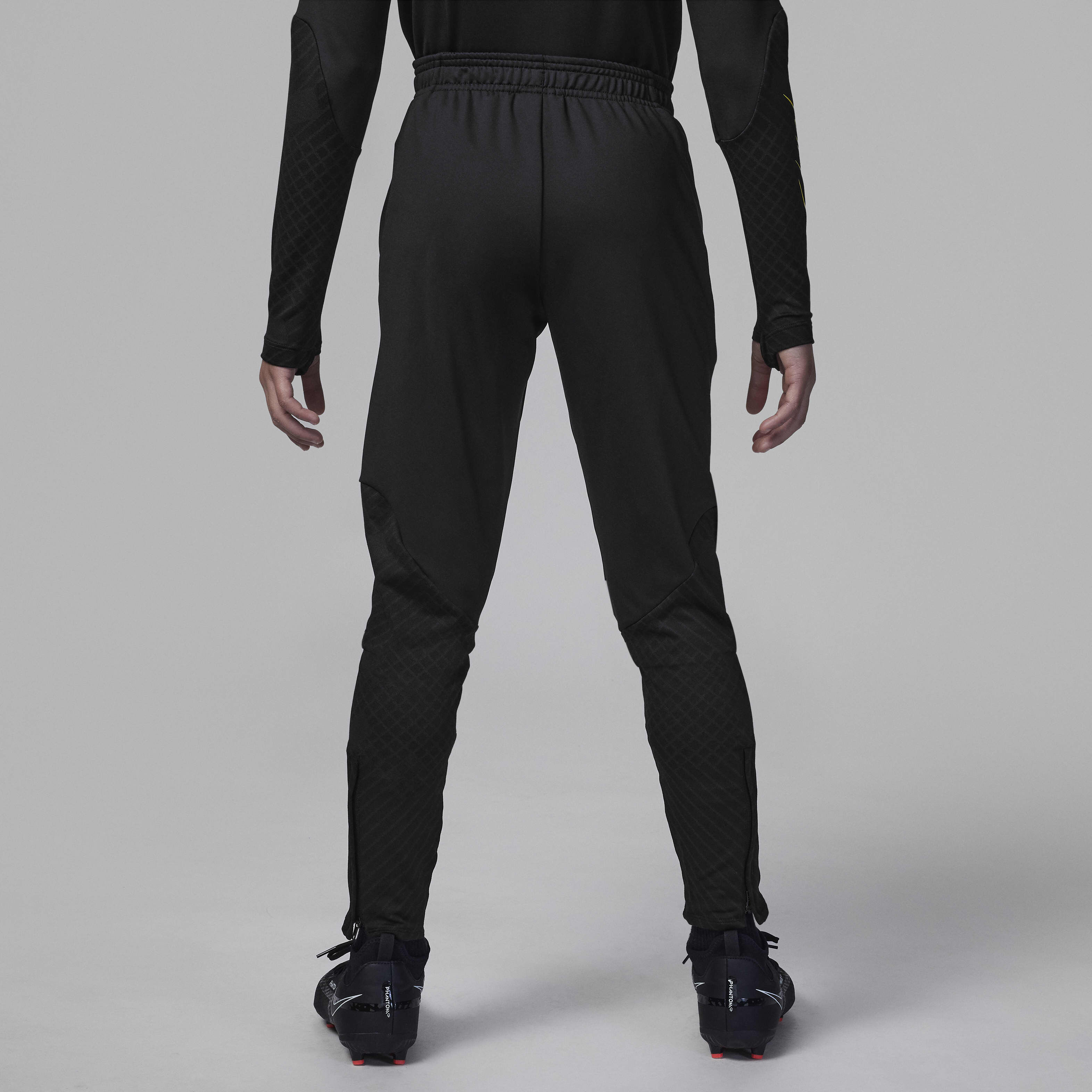 باريس سان جيرمان سترايك image number 1