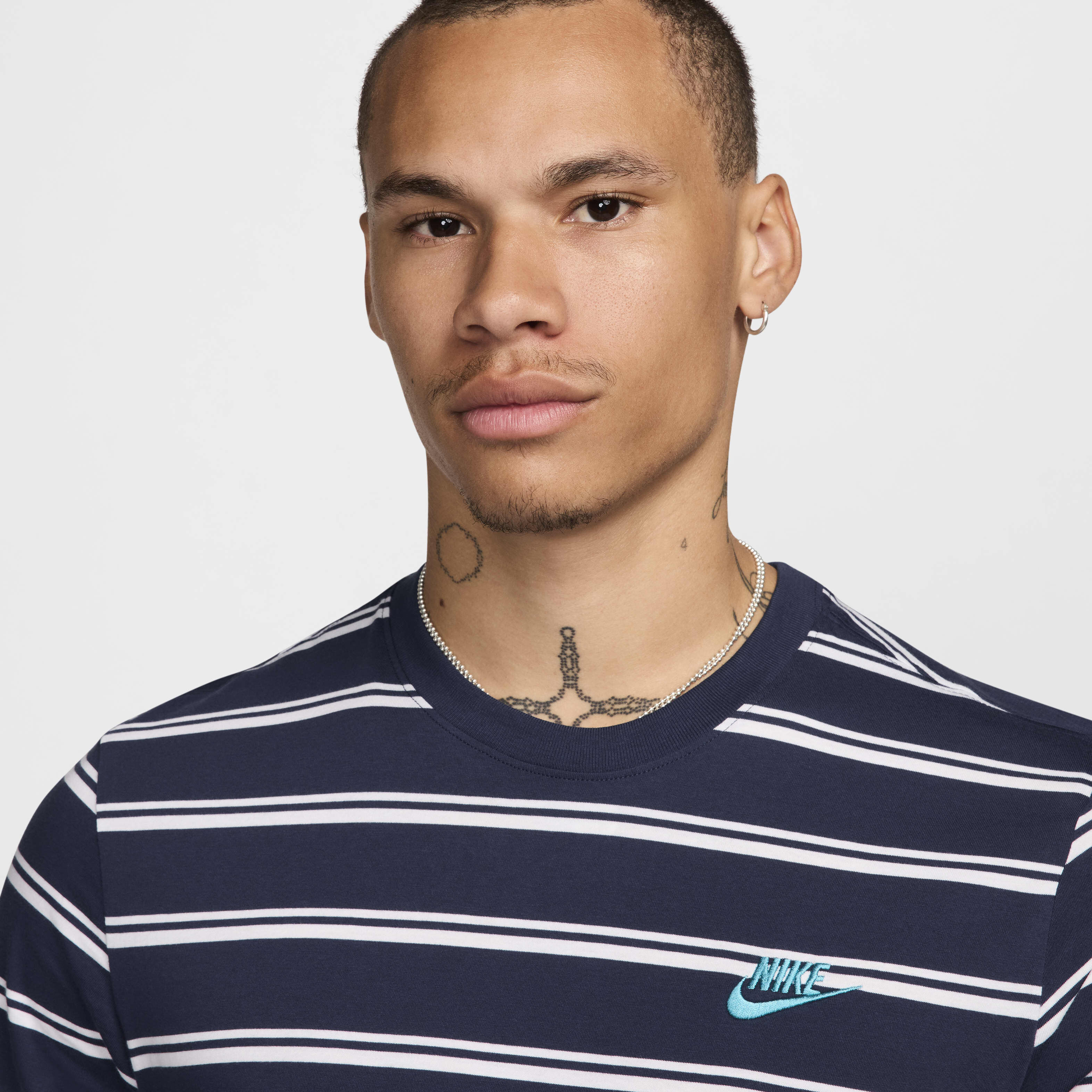 mens nike striped t shirt