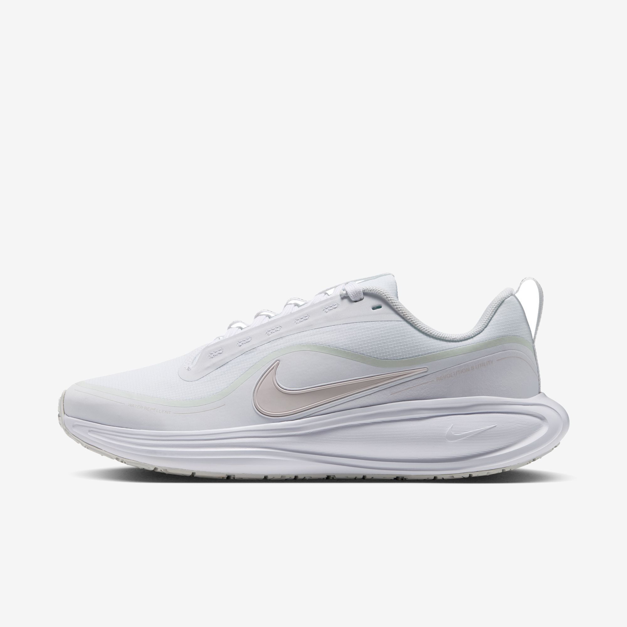 Nike Revolution 8 Utility image number 0