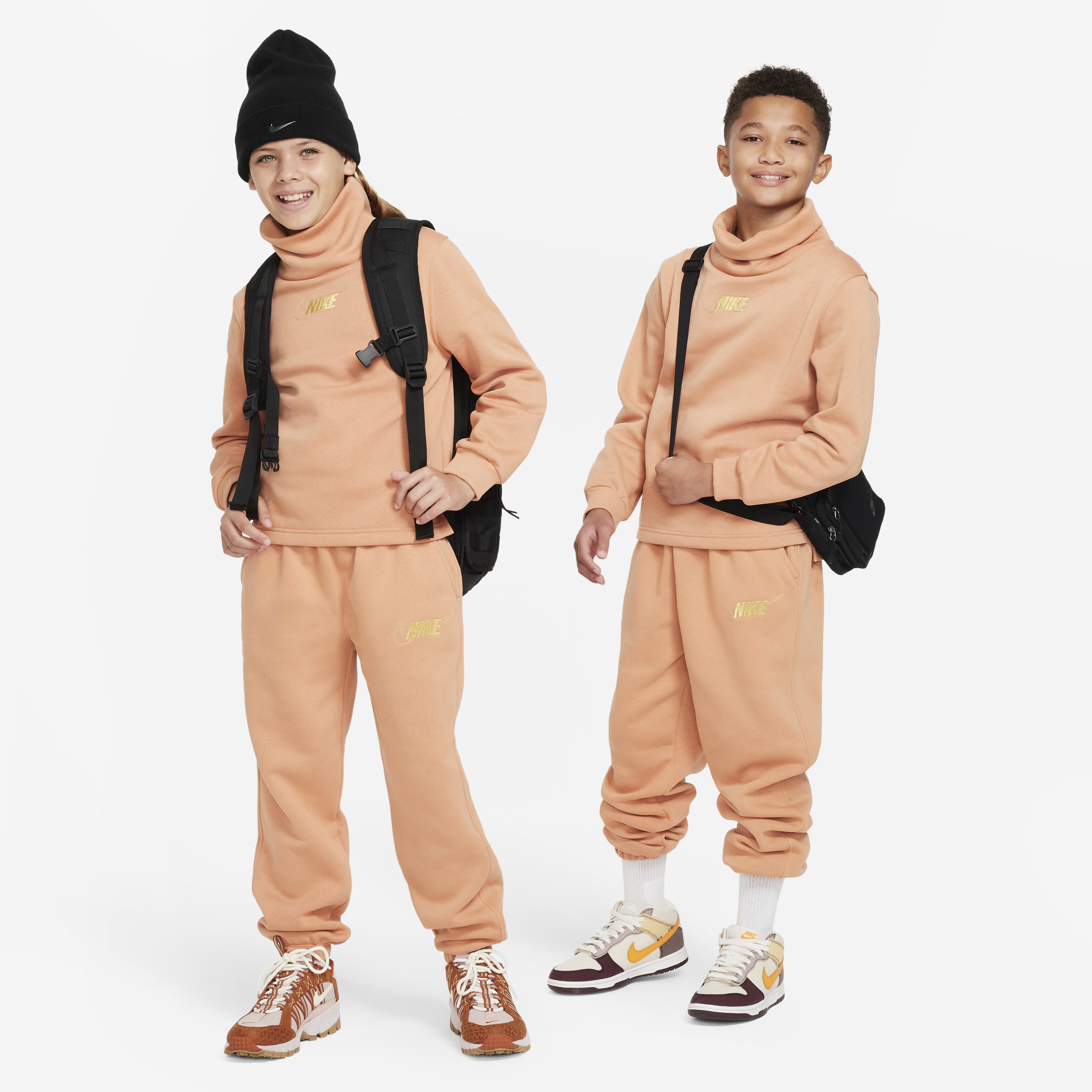 نايكي سبورتسوير كلوب فليس image number 4