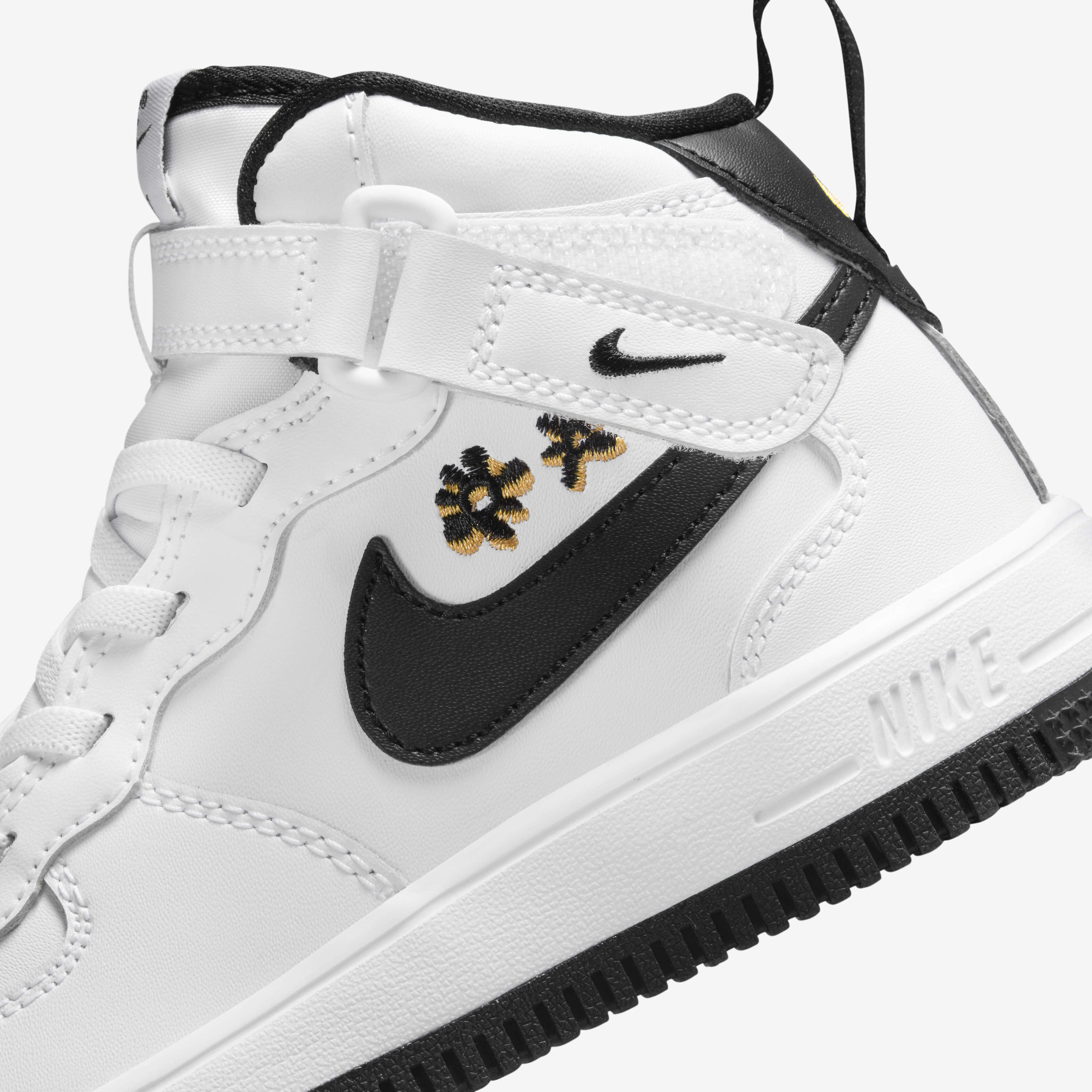 Nike Force 1 Mid SE EasyOn image number 8