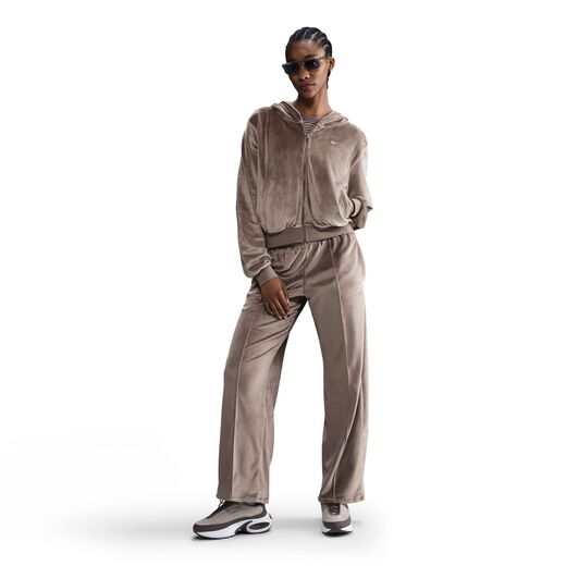 Shop Nike Women s Clothing Online in Kuwait Activewear Sports Bras More