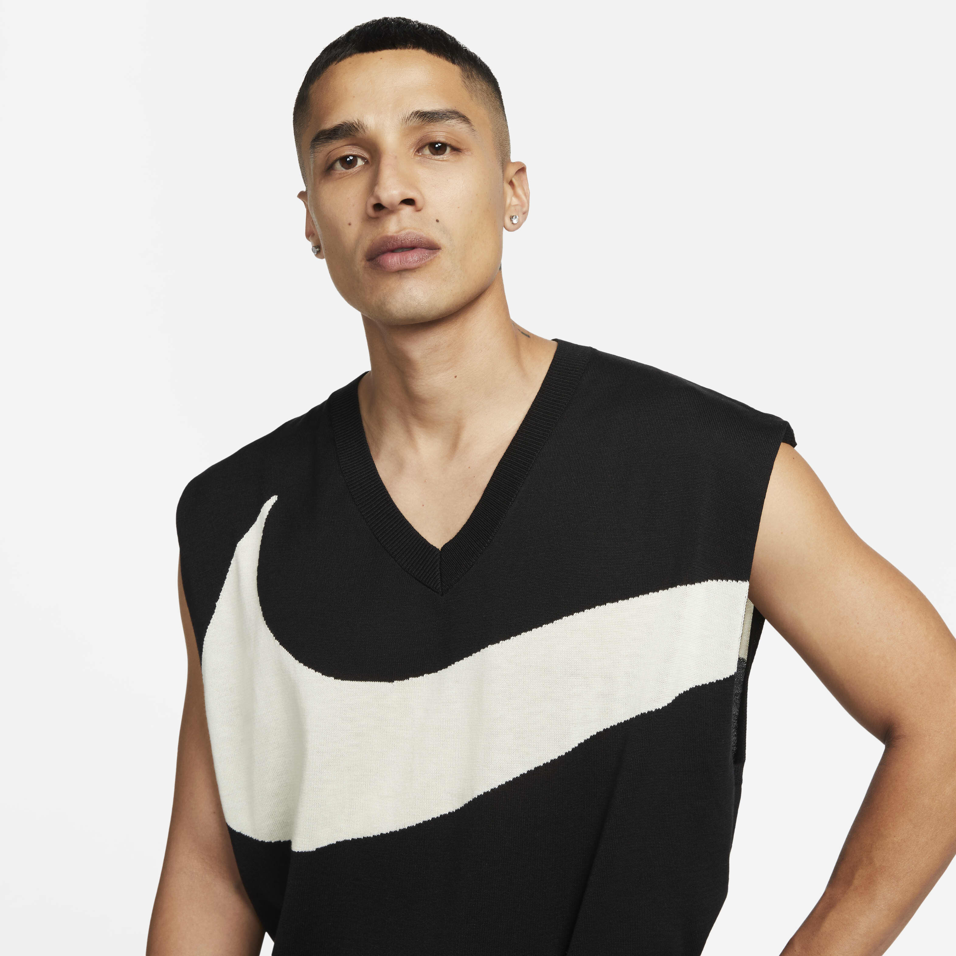 نايكي سووش image number 2