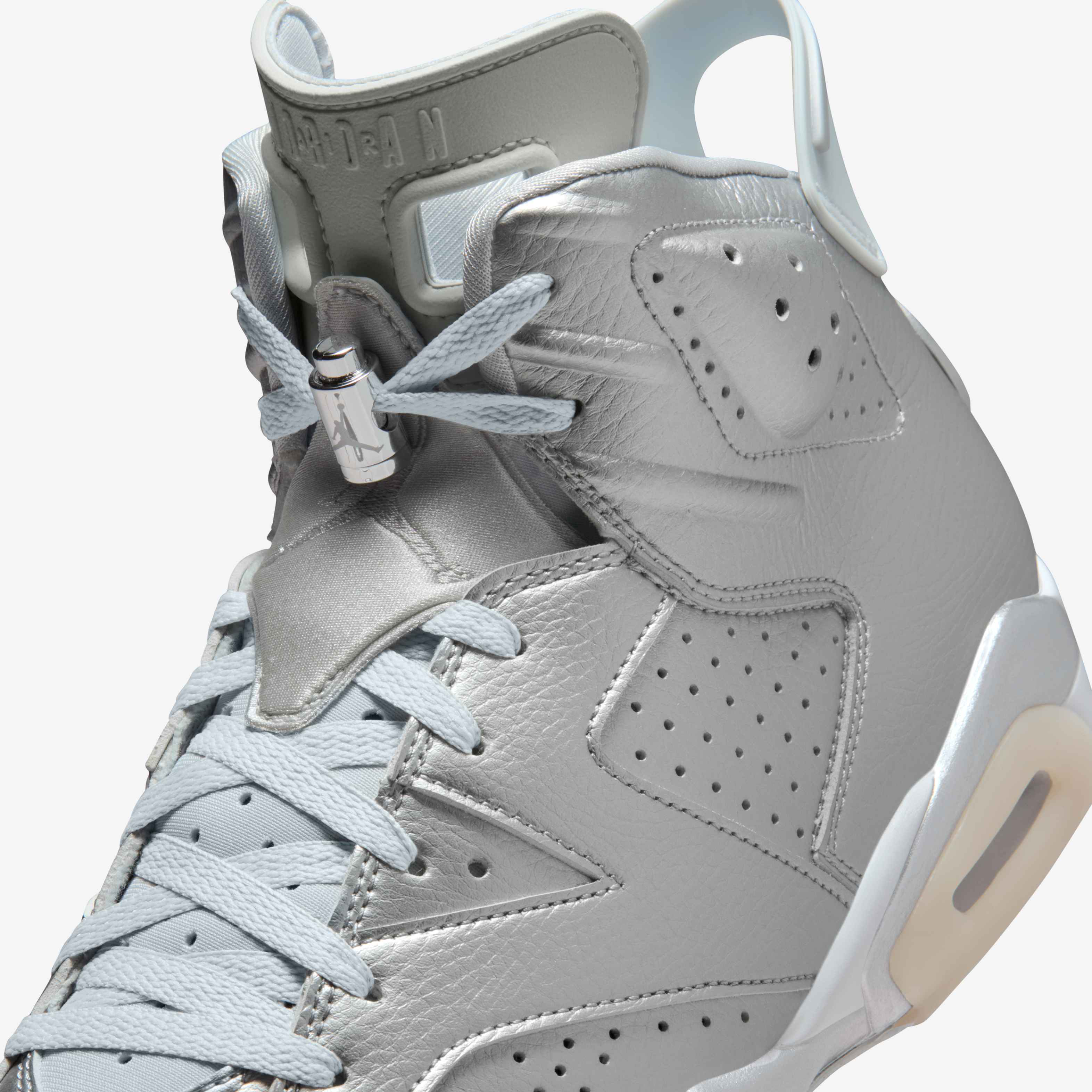 Air Jordan 6 Retro x Paris Saint-Germain 'Metallic Silver' image number 6