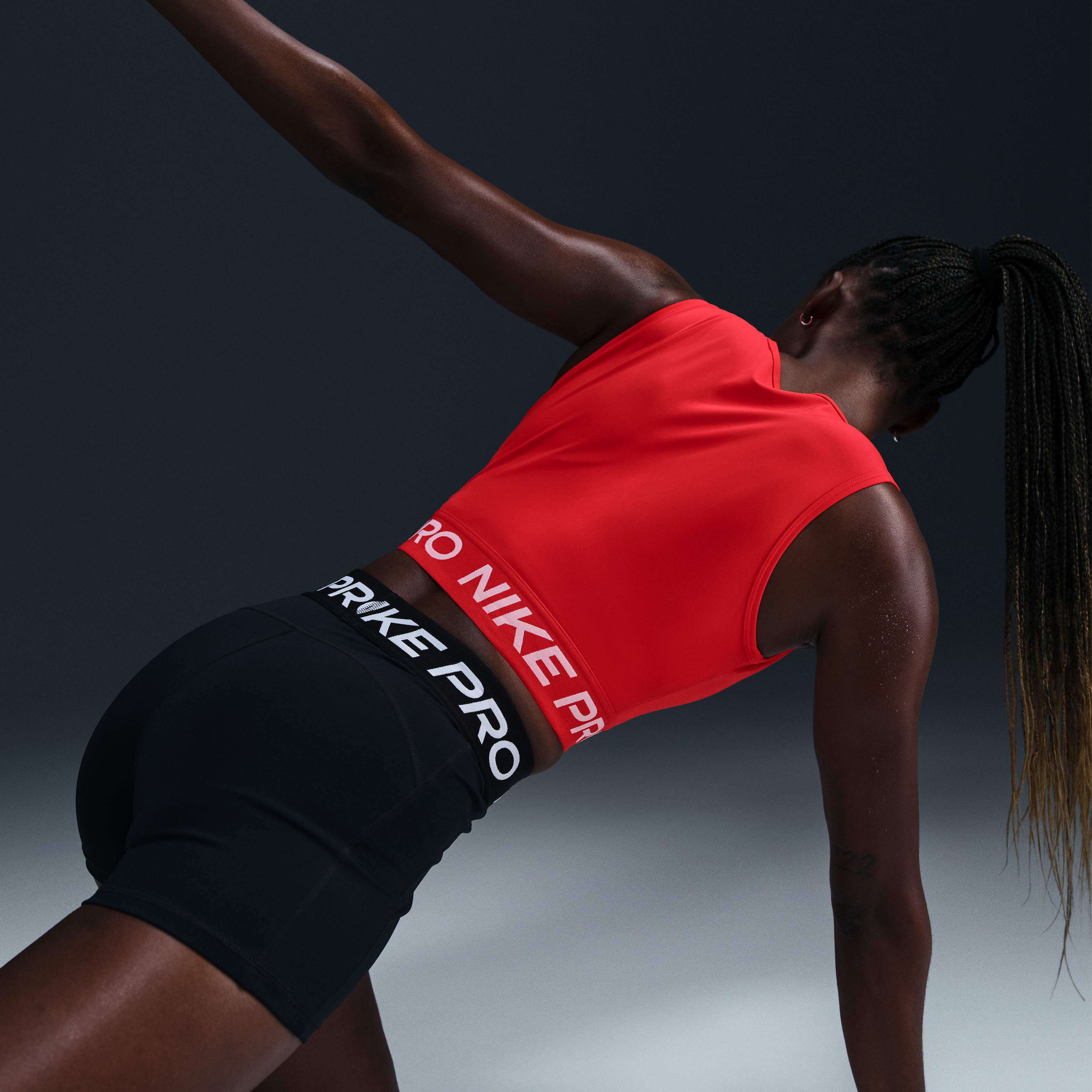 Nike Pro image number 2