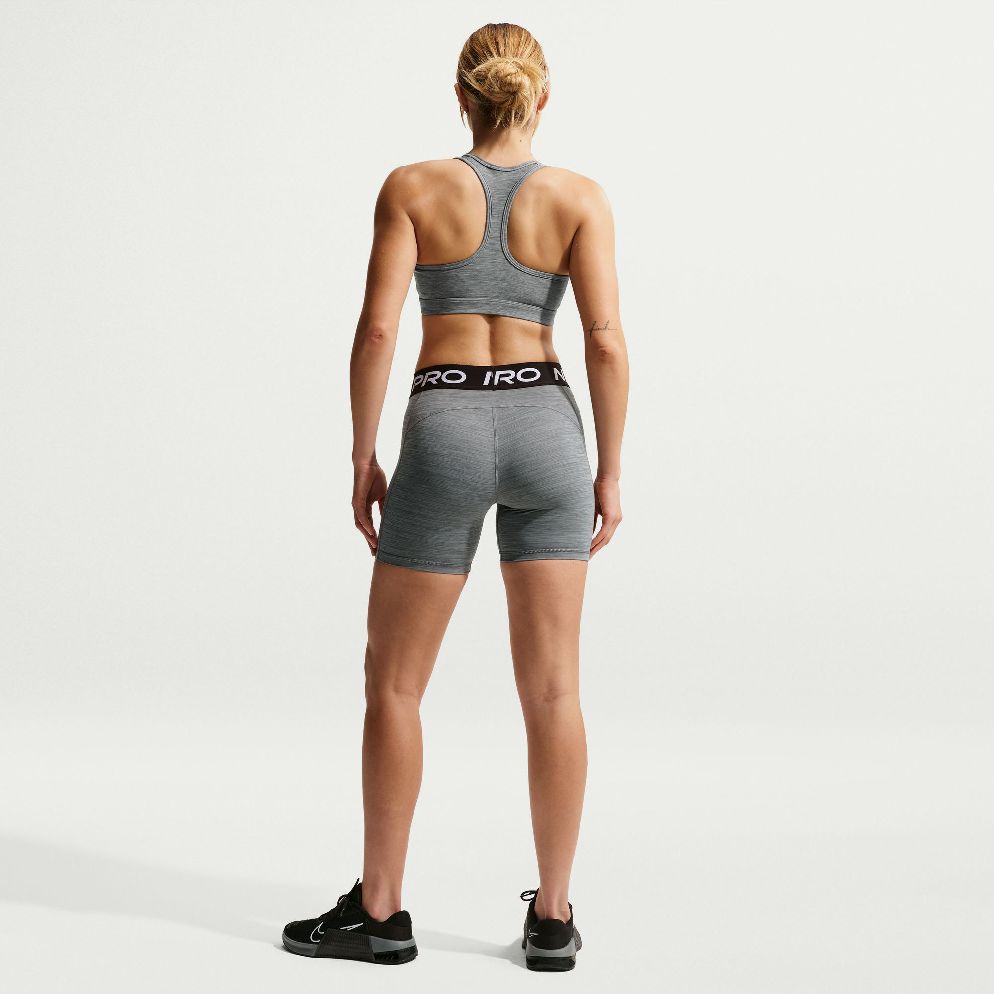 Nike Pro 365 image number 1
