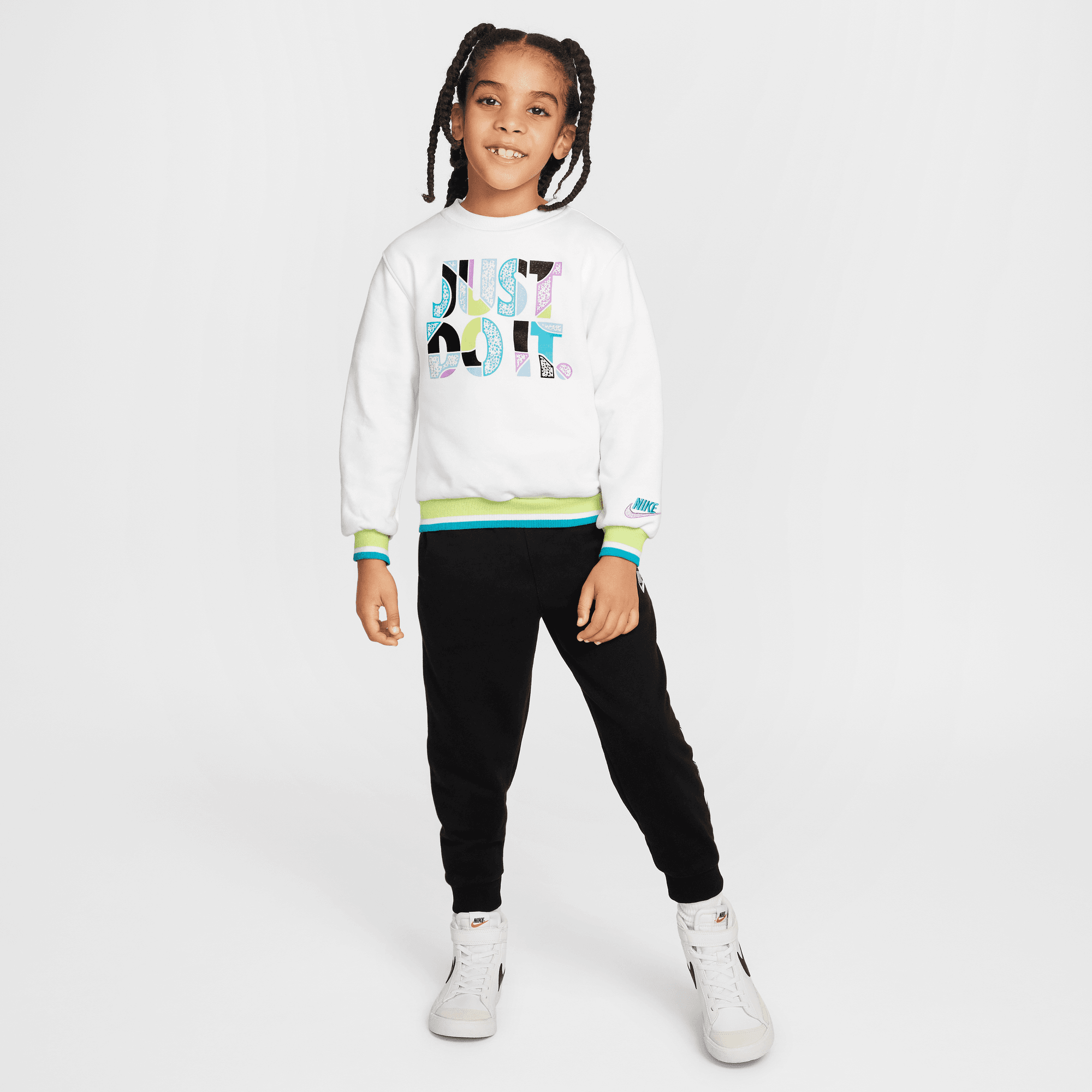 نايكي سبورتوير 'اوتسايد ذا لاينز' image number 2