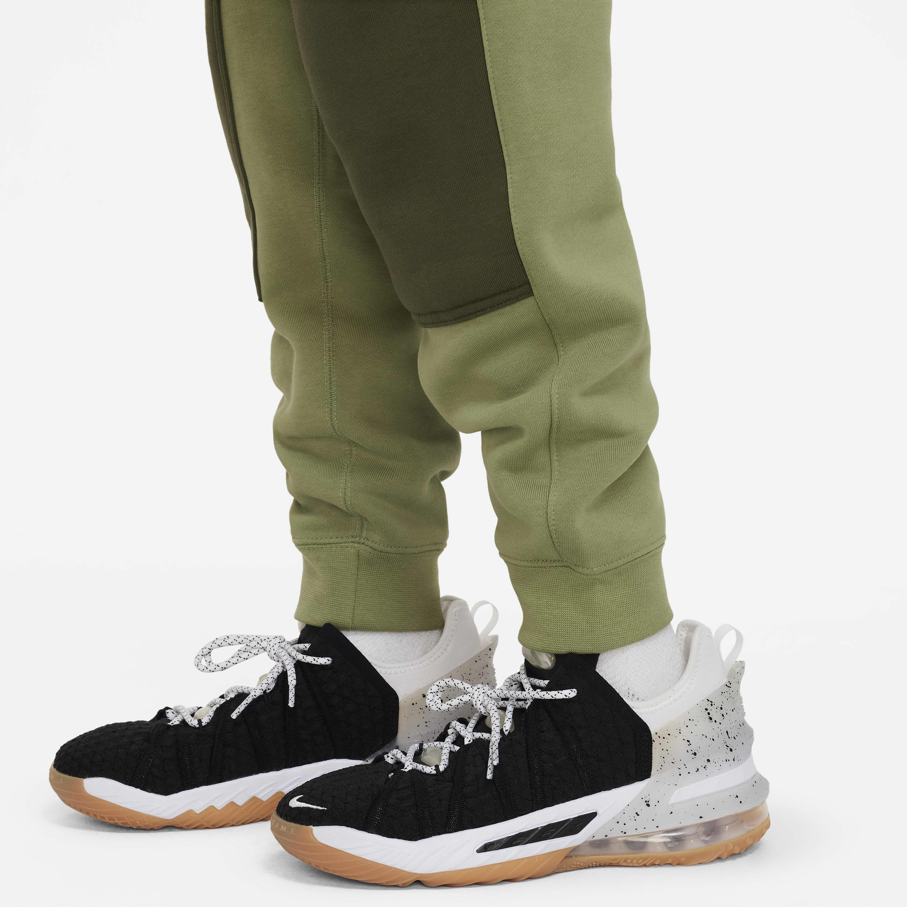 LeBron image number 3