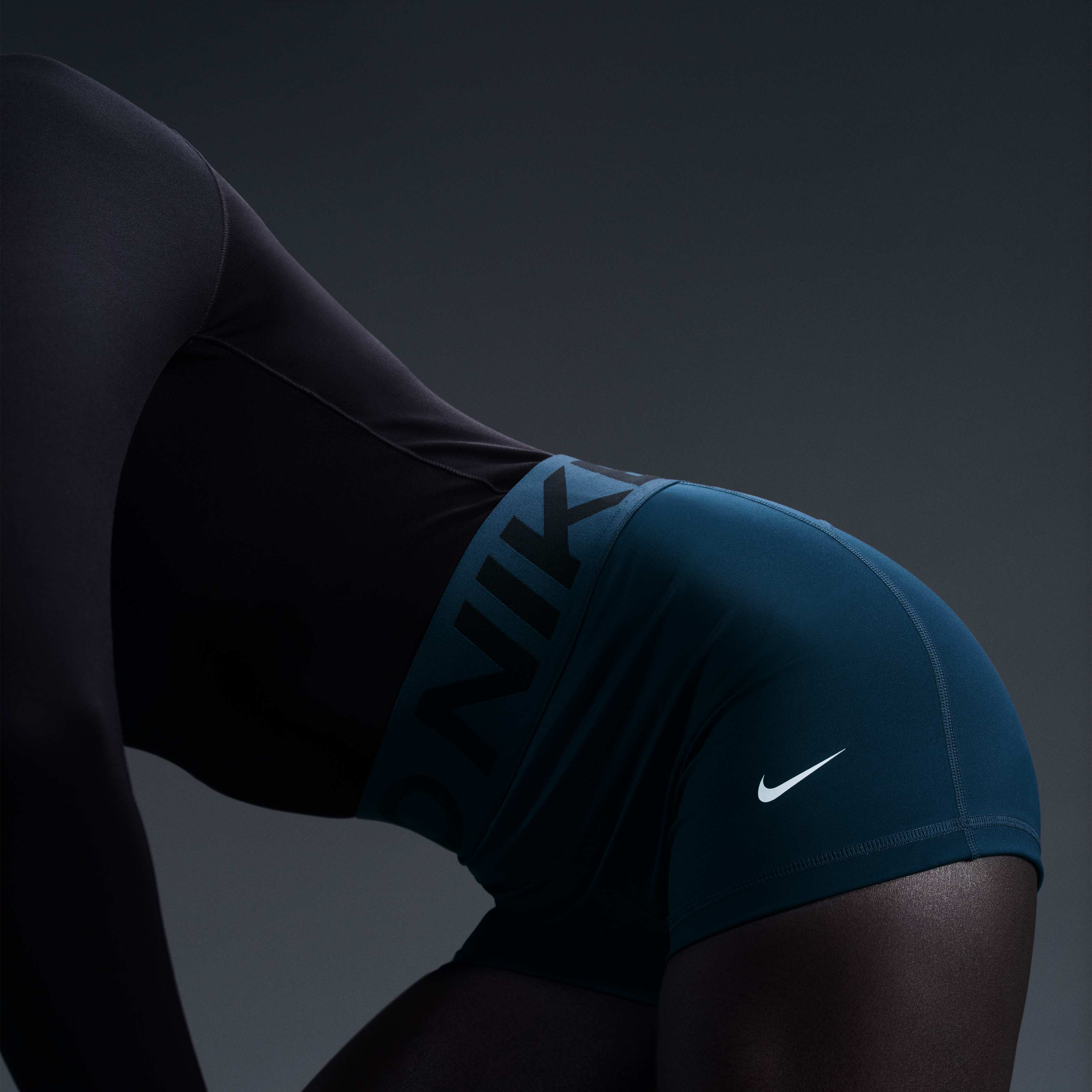 Nike Pro Sculpt image number 2