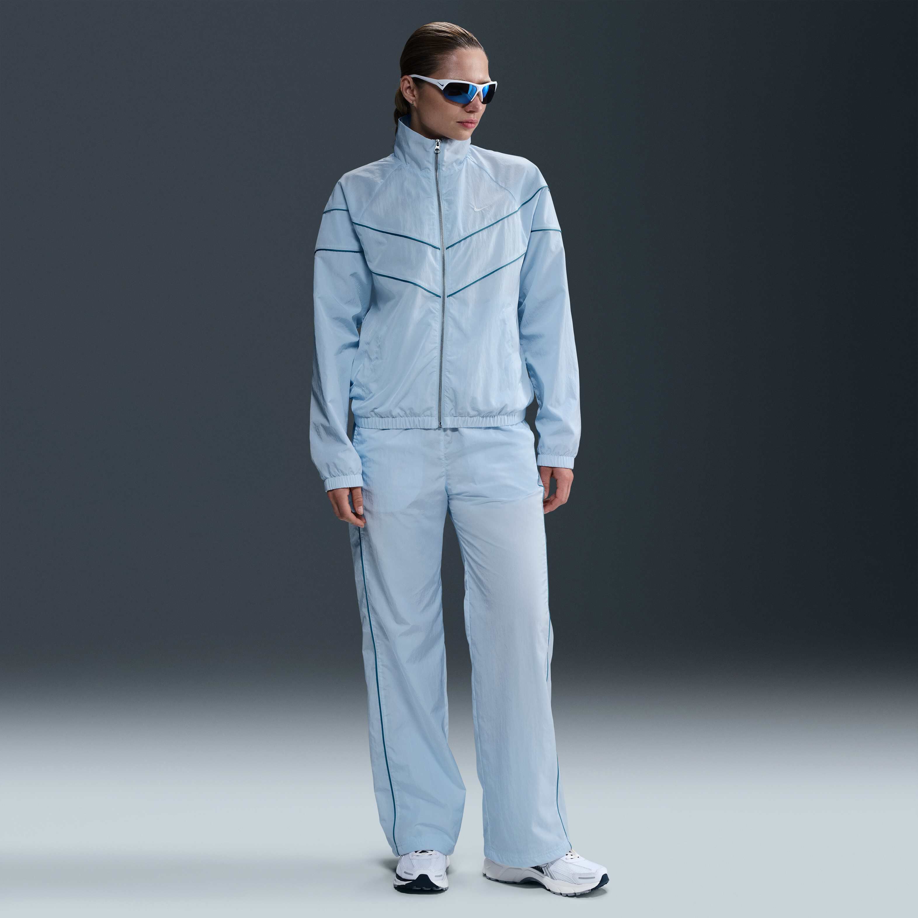 نايكي ويندرانر image number 3