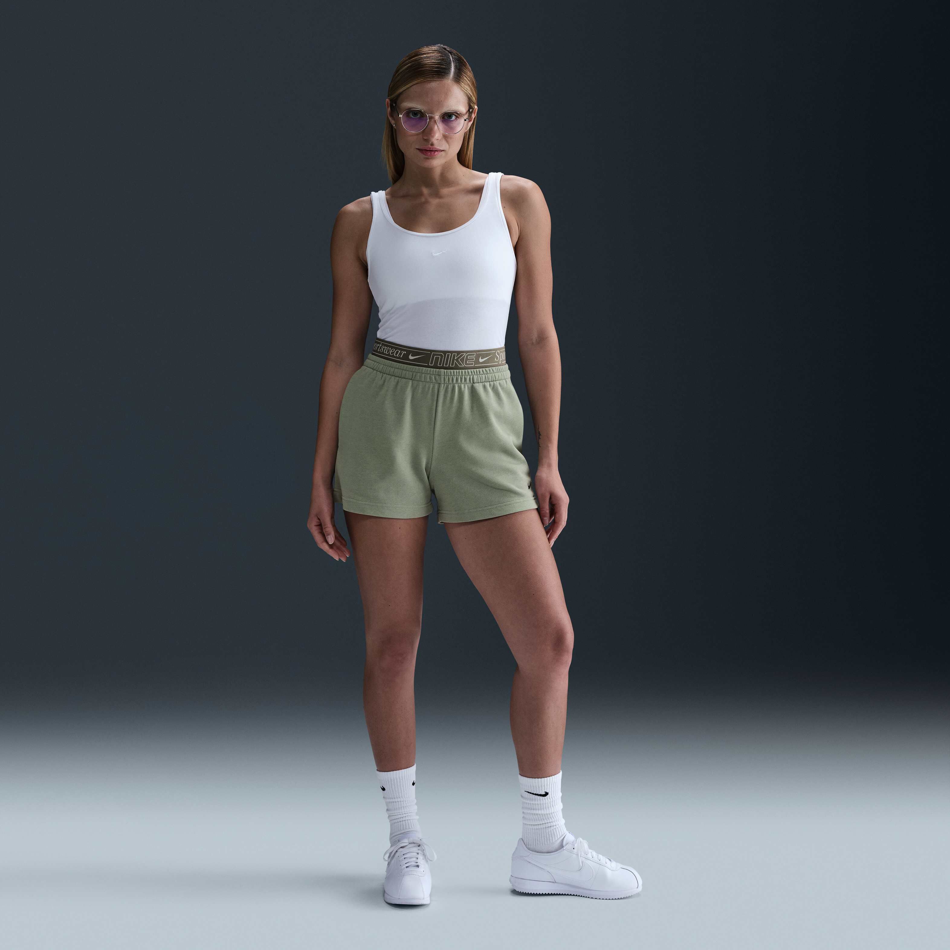 ★NIKE★W NSW CHILL TERRY MID-RISE ショートパンツ★追跡可 Nike Sportswear Chill Terry Women's Mid-Rise French Terry