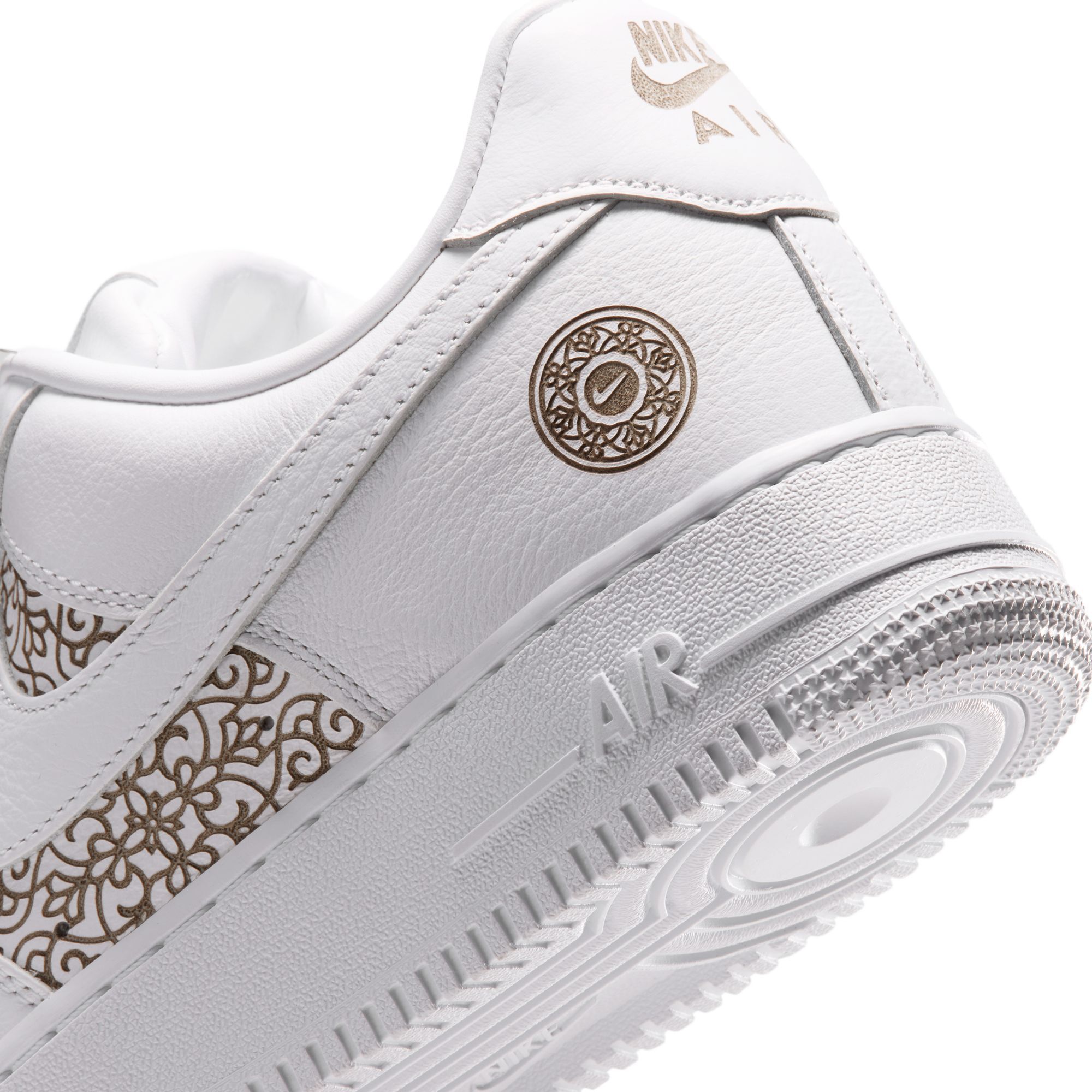 Nike Air Force 1 '07 LV8 image number 9