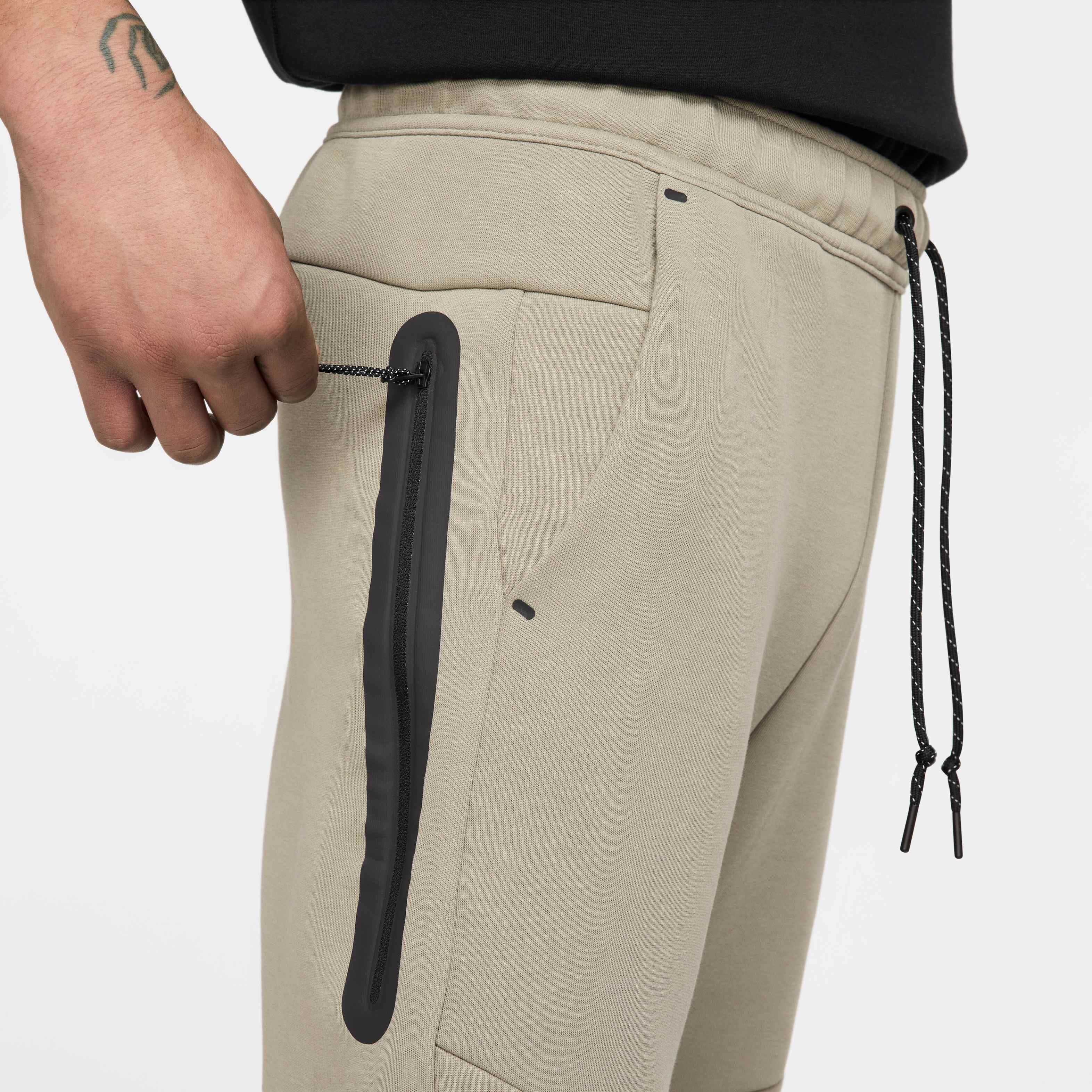 Nike Tech image number 4