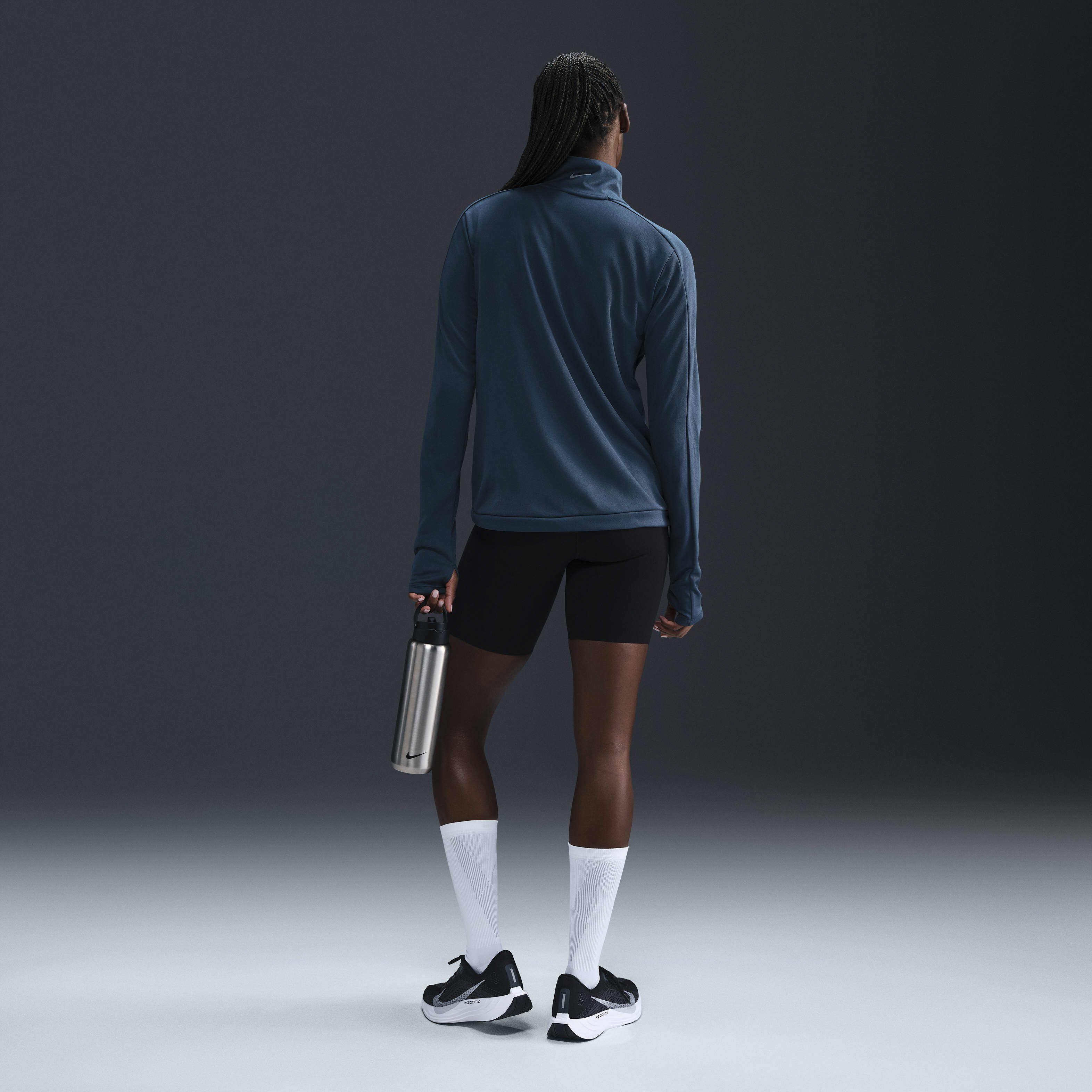 نايكي بيسر image number 4