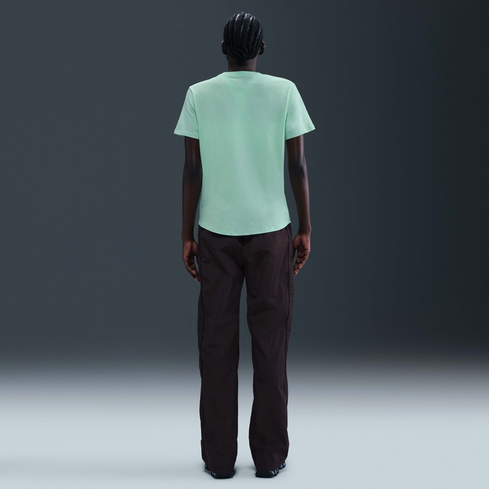 نايكي سبورتسوير كلوب ايسنشالز image number 4 نايكي سبورتسوير كلوب ايسنشالز image number 4