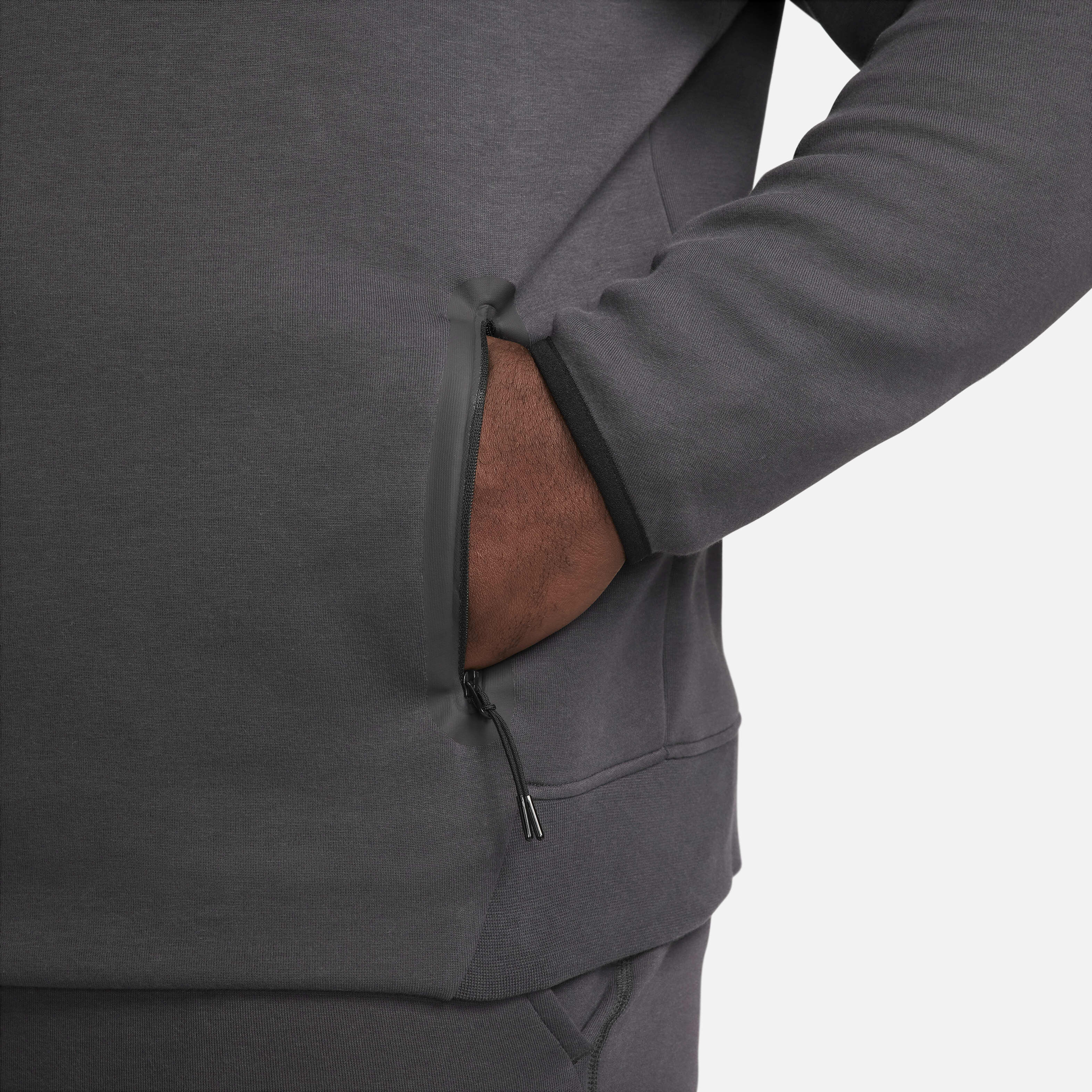 نايكي سبورتسوير تك فليس ويندرانر image number 14