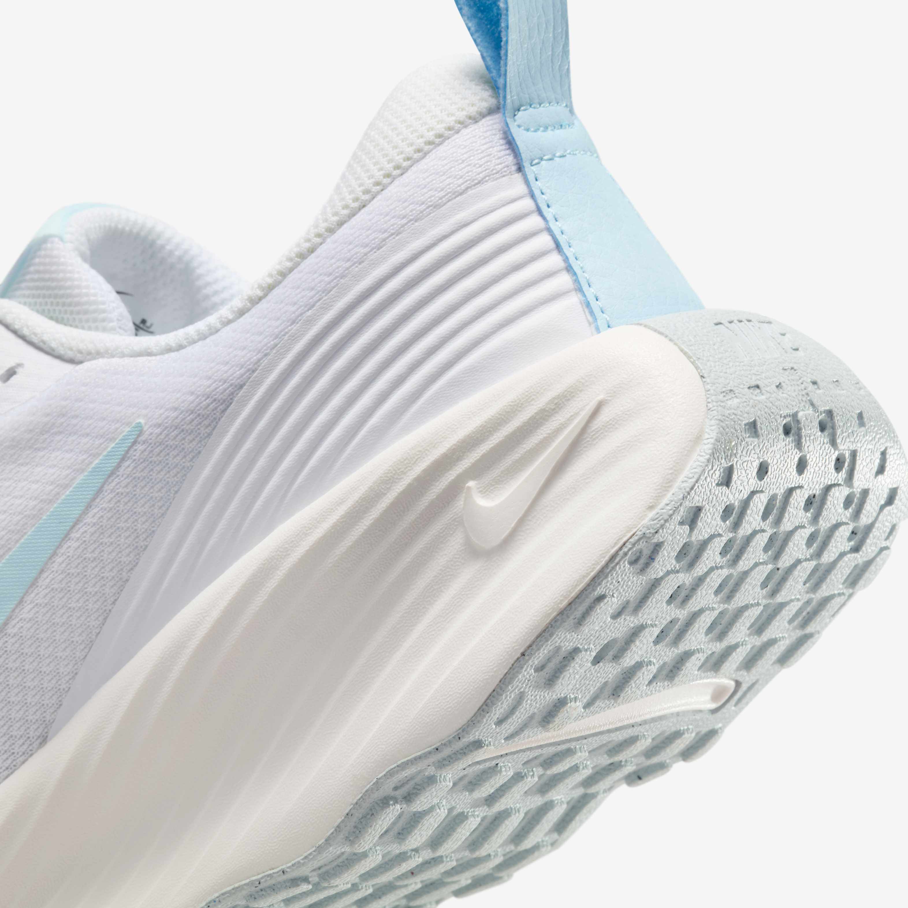 نايكي برومينا image number 7