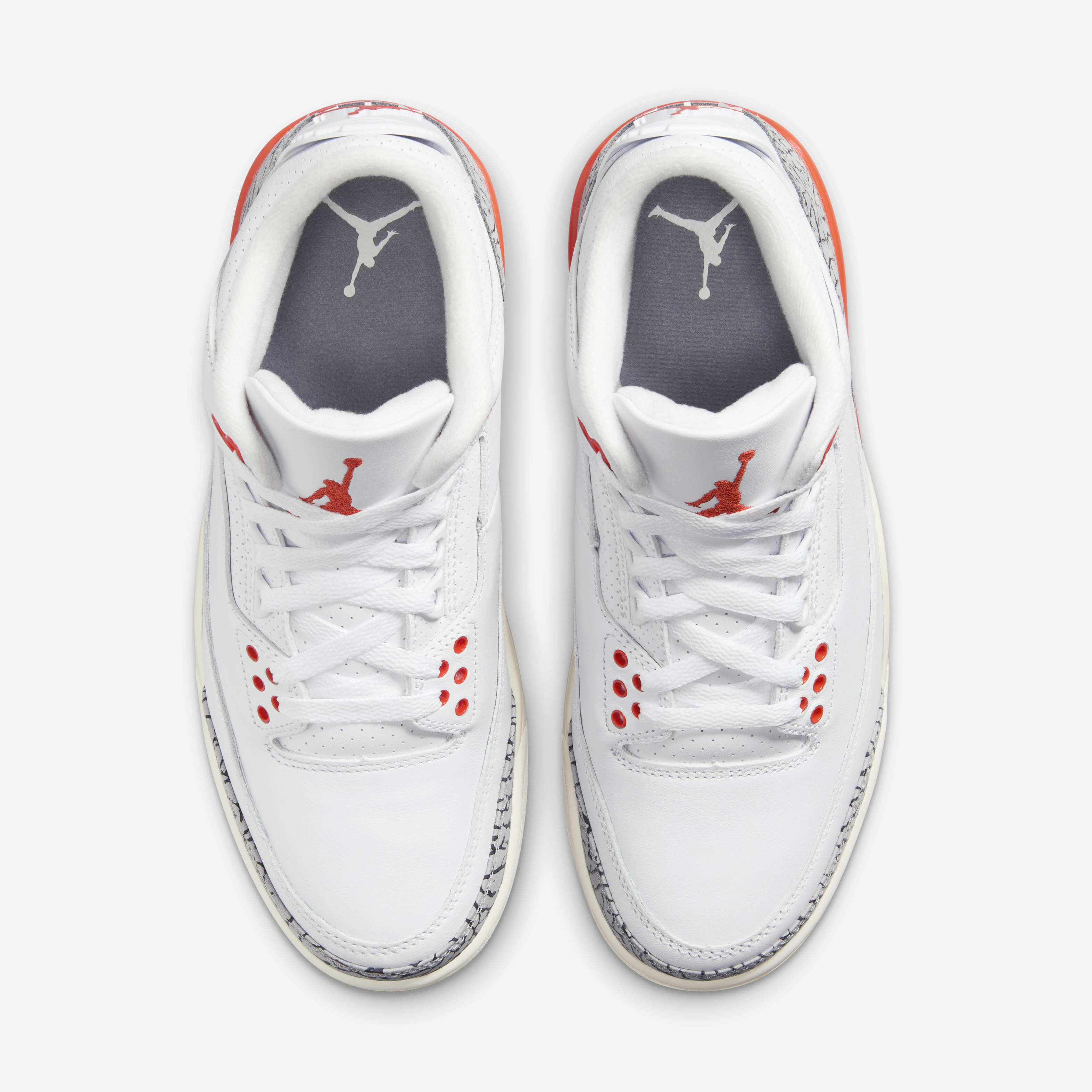 Air Jordan 3 Retro image number 3