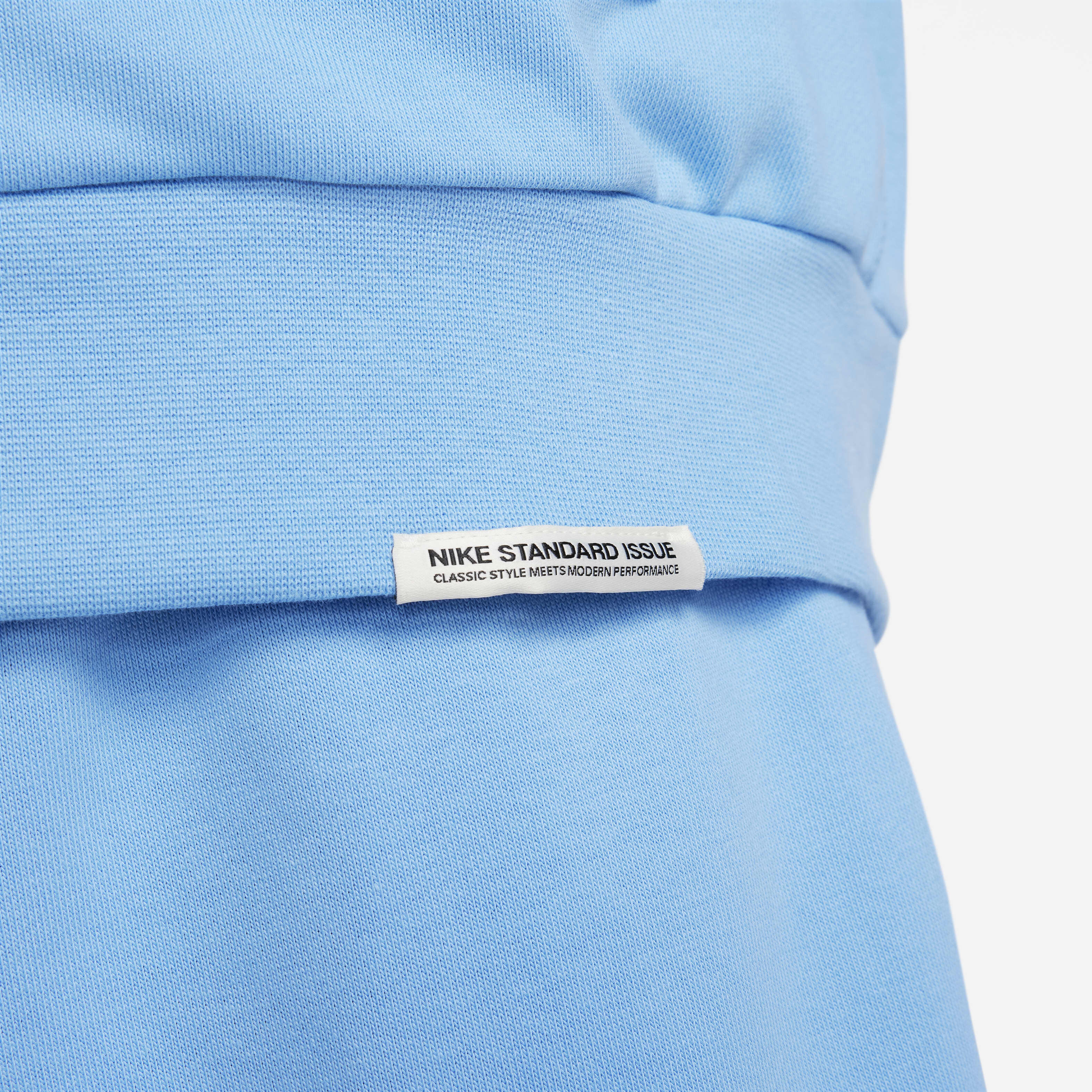 Nike Standard Issue image number 14