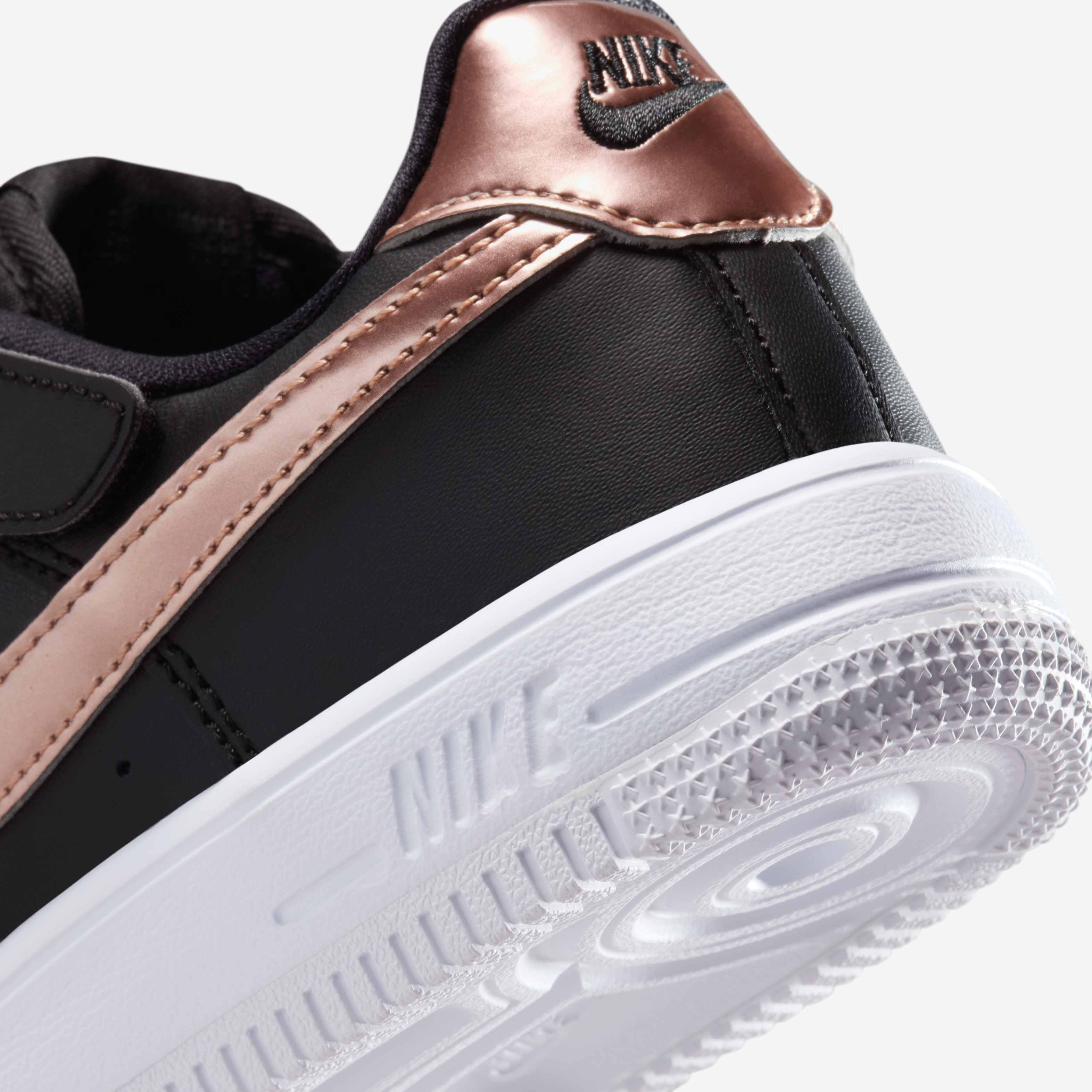 نايكي فورس 1 لو ايزي اون image number 7