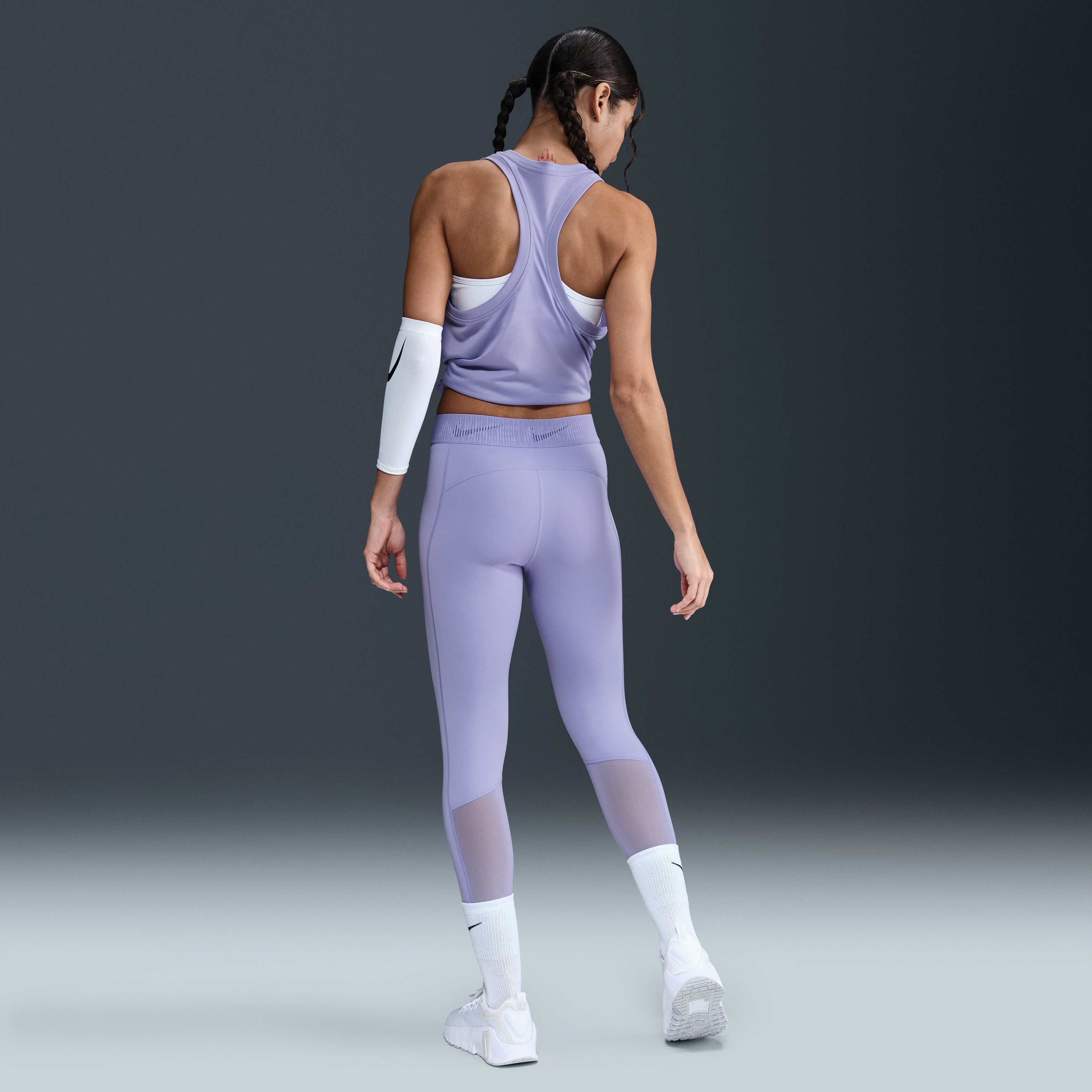 Nike Pro image number 3