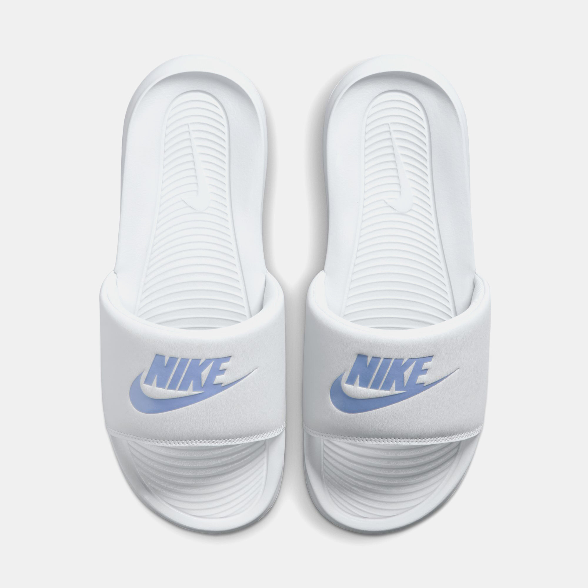 Nike Victori One image number 1