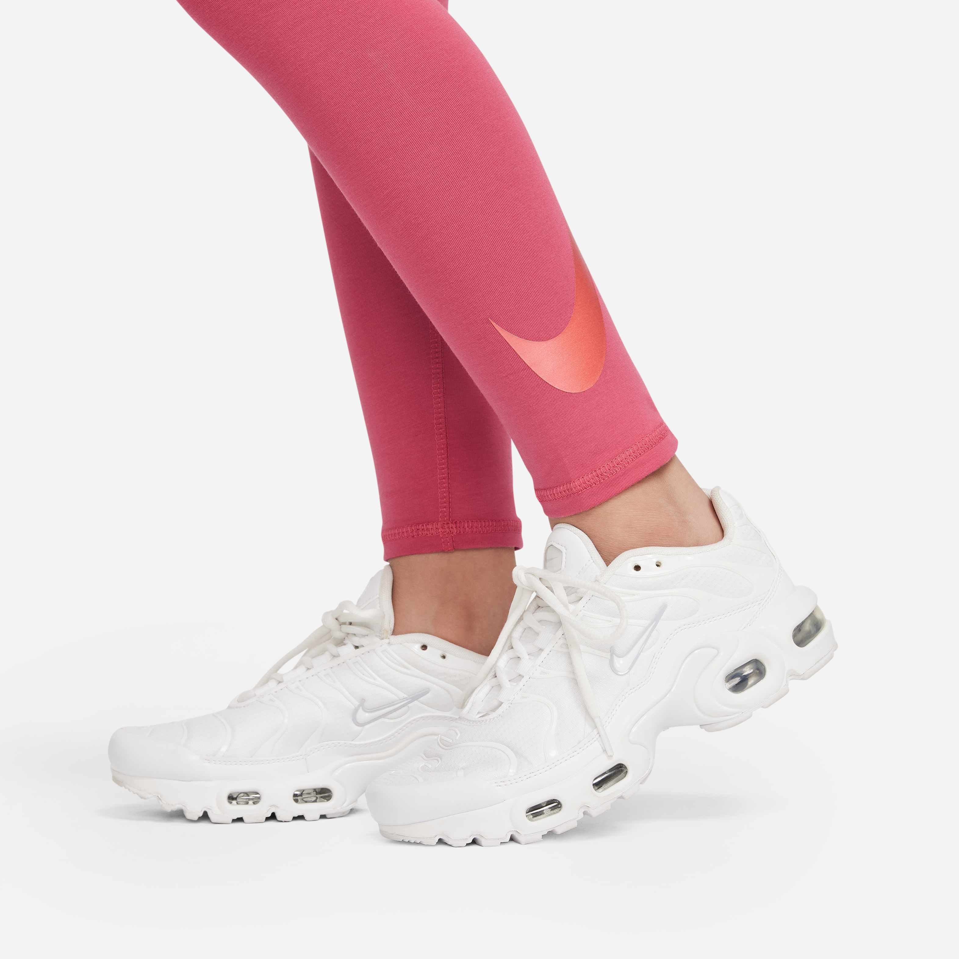 Nike Sportswear Favourites image number 2