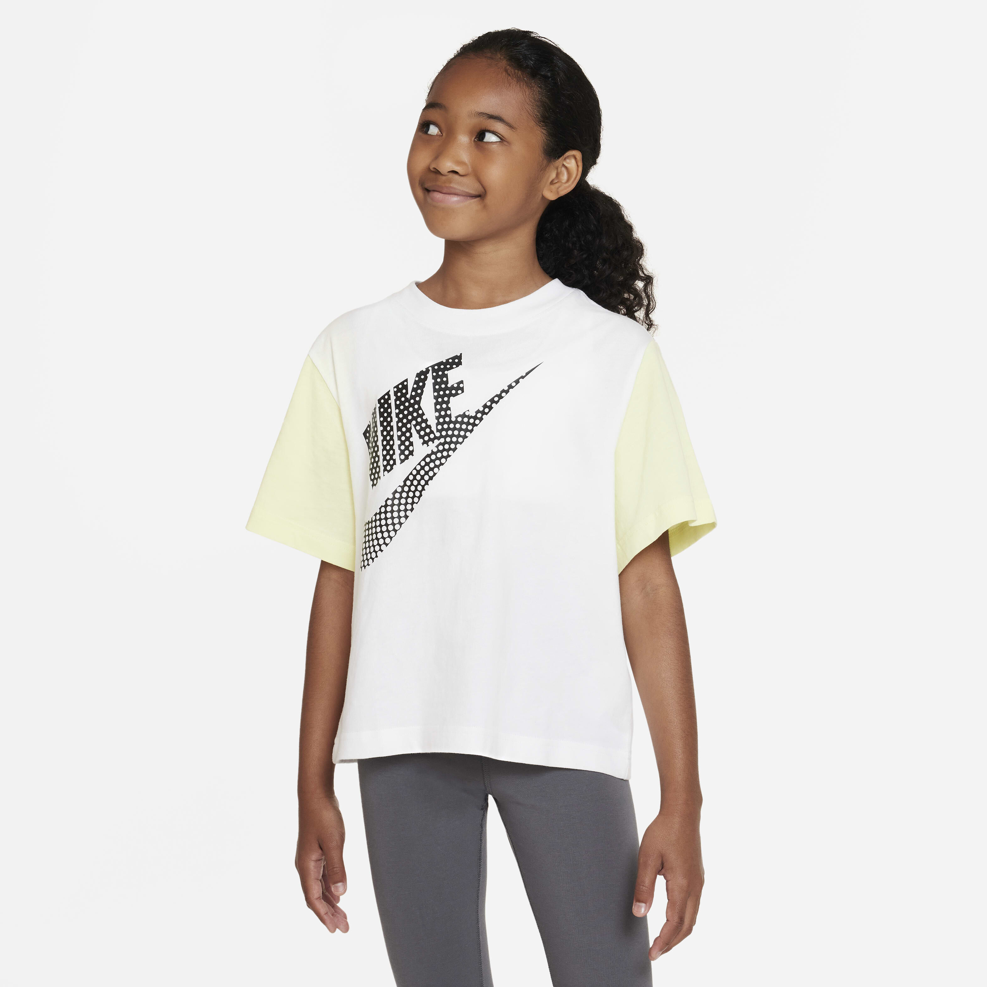 Nike Sportswear Essential image number 0
