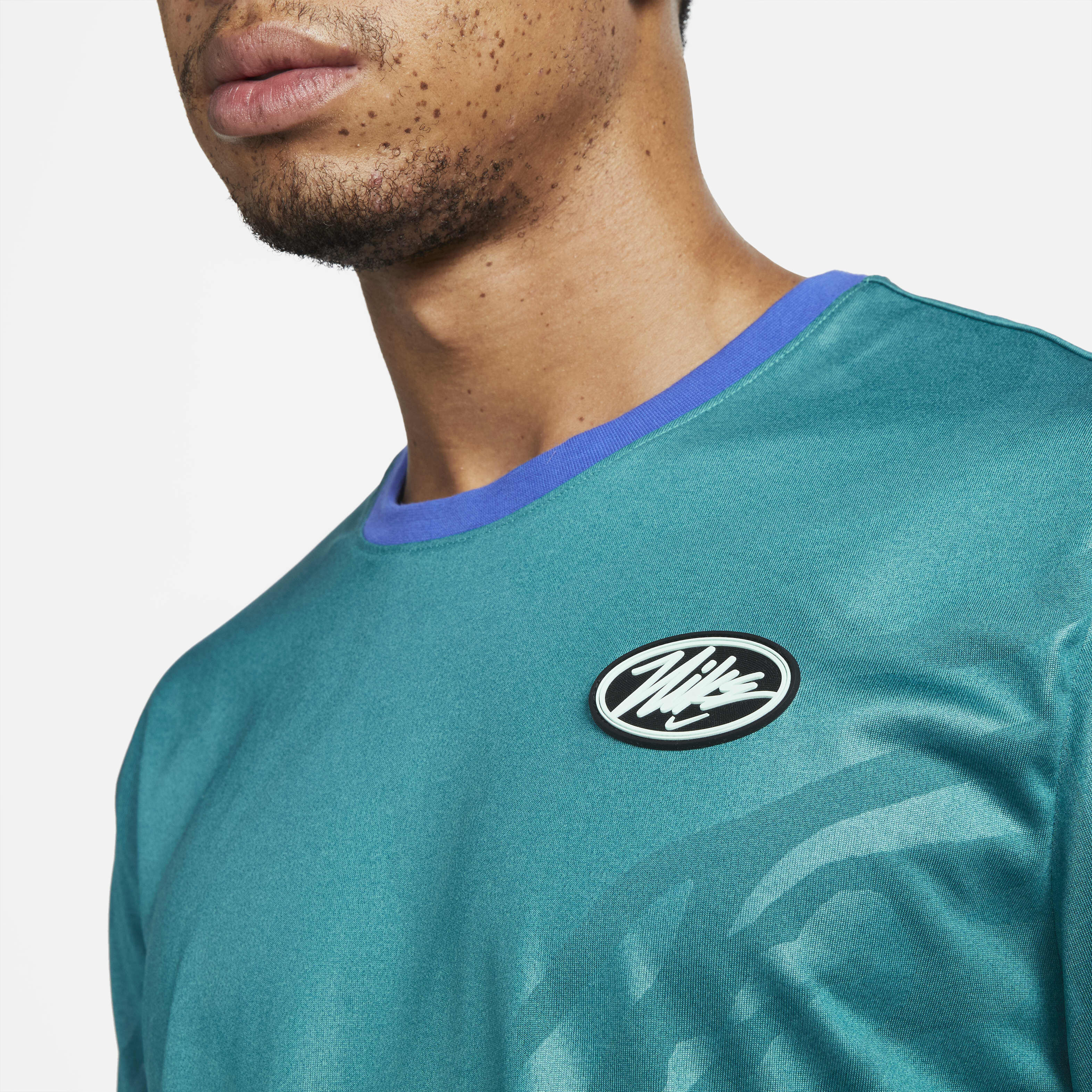 Nike Sport Clash image number 2