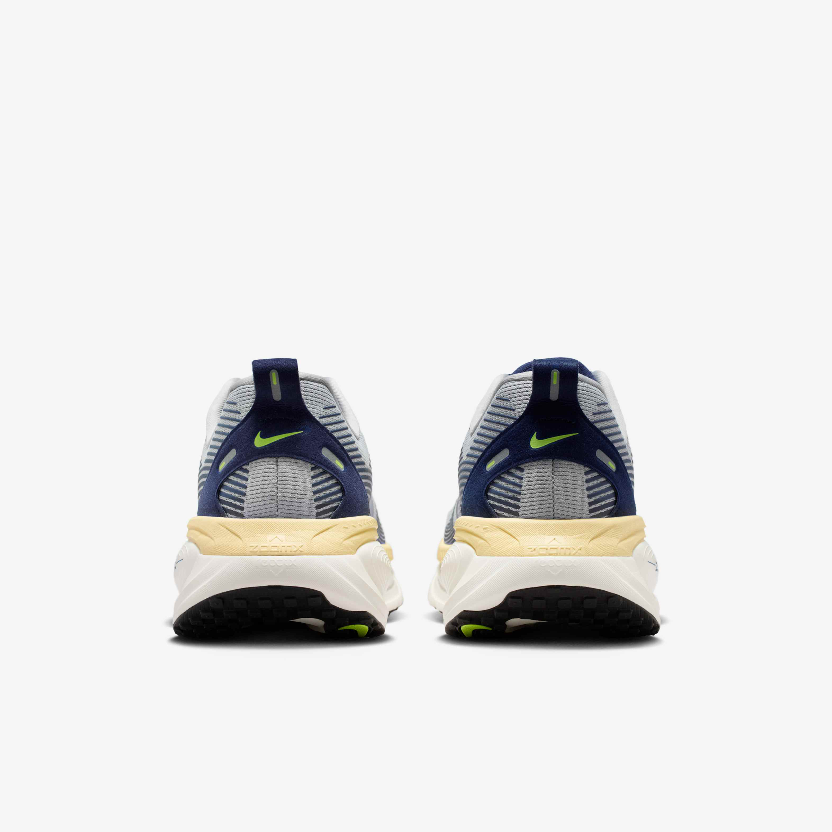 Nike Vomero 18 image number 5
