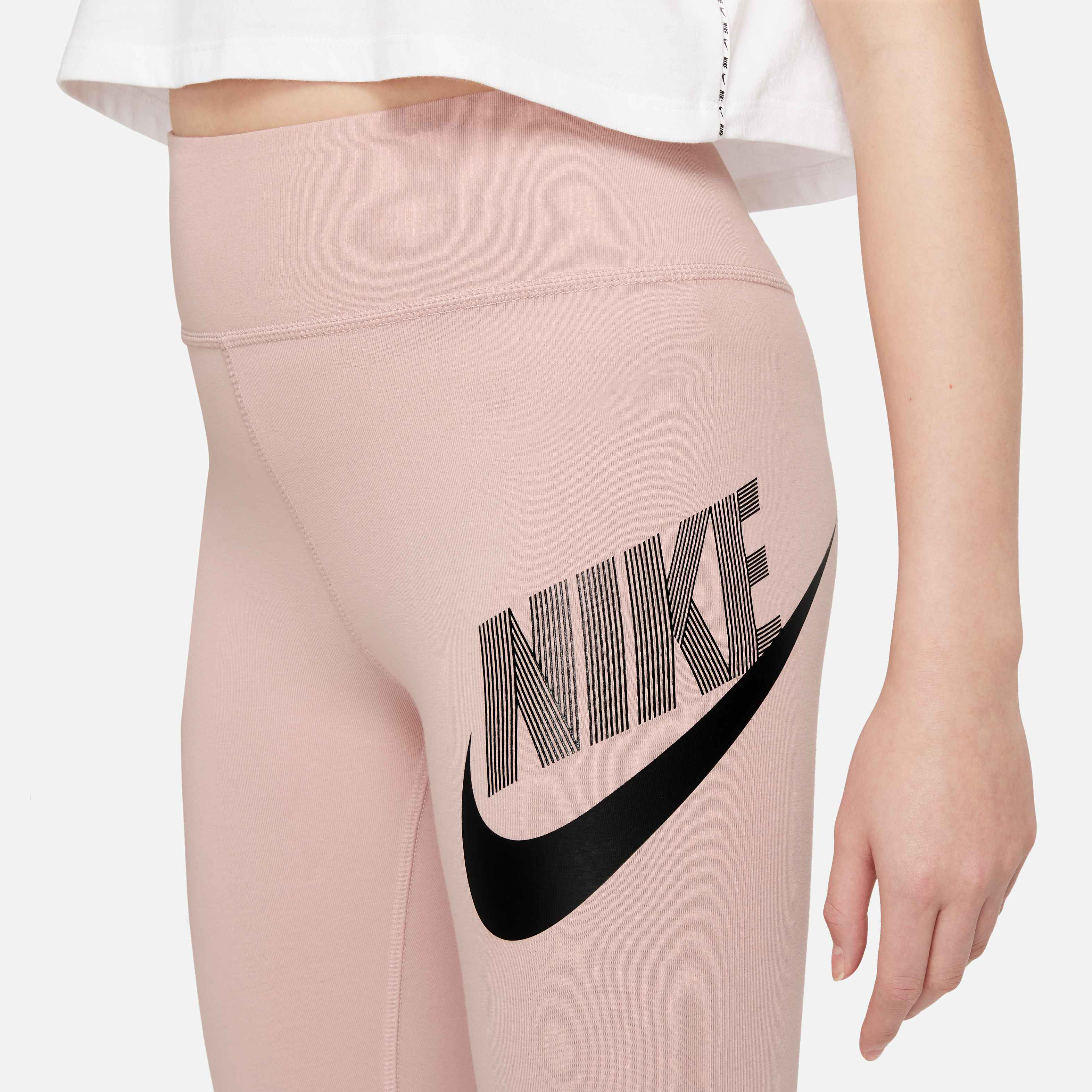 Nike Sportswear Favourites image number 2