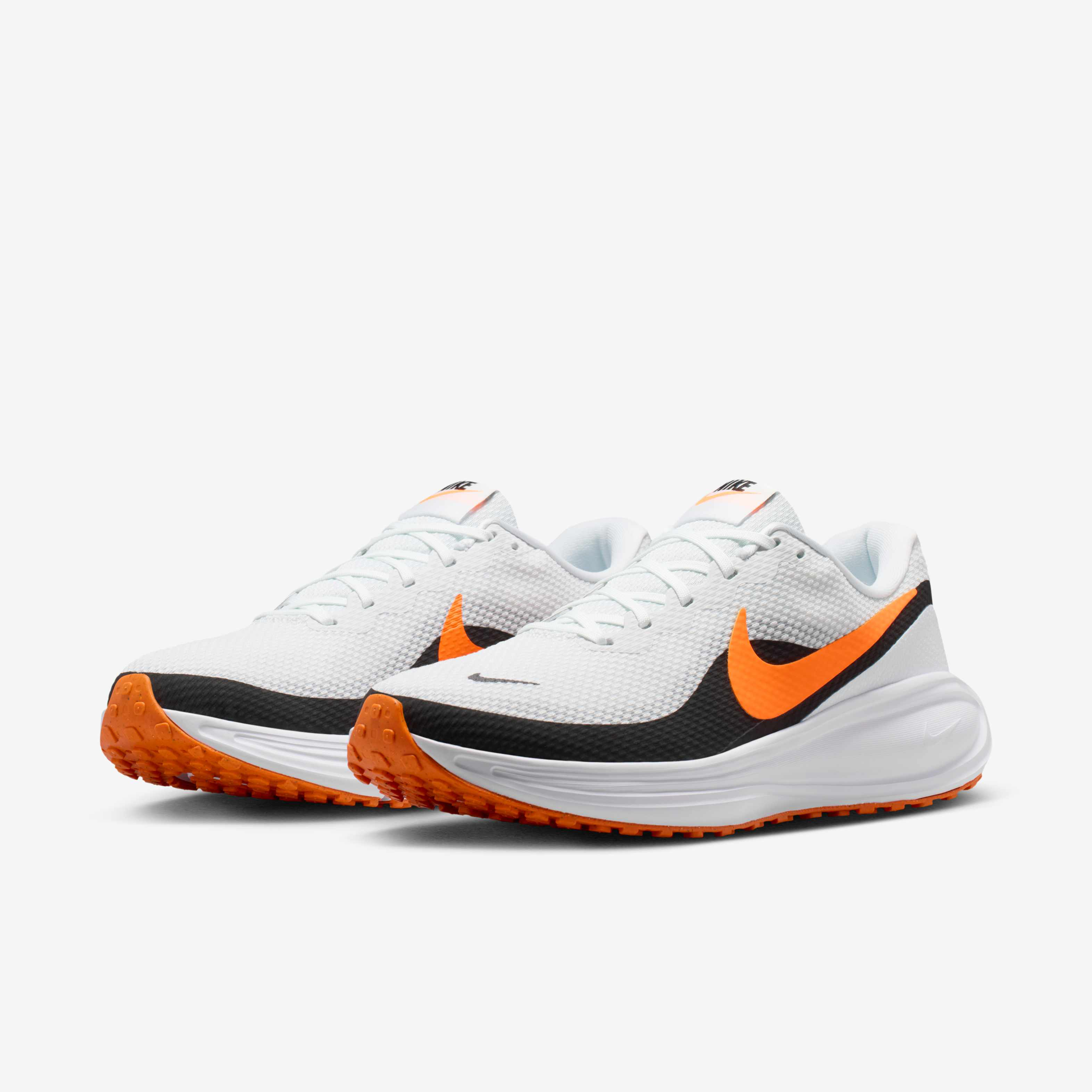 Nike Revolution 8 image number 4