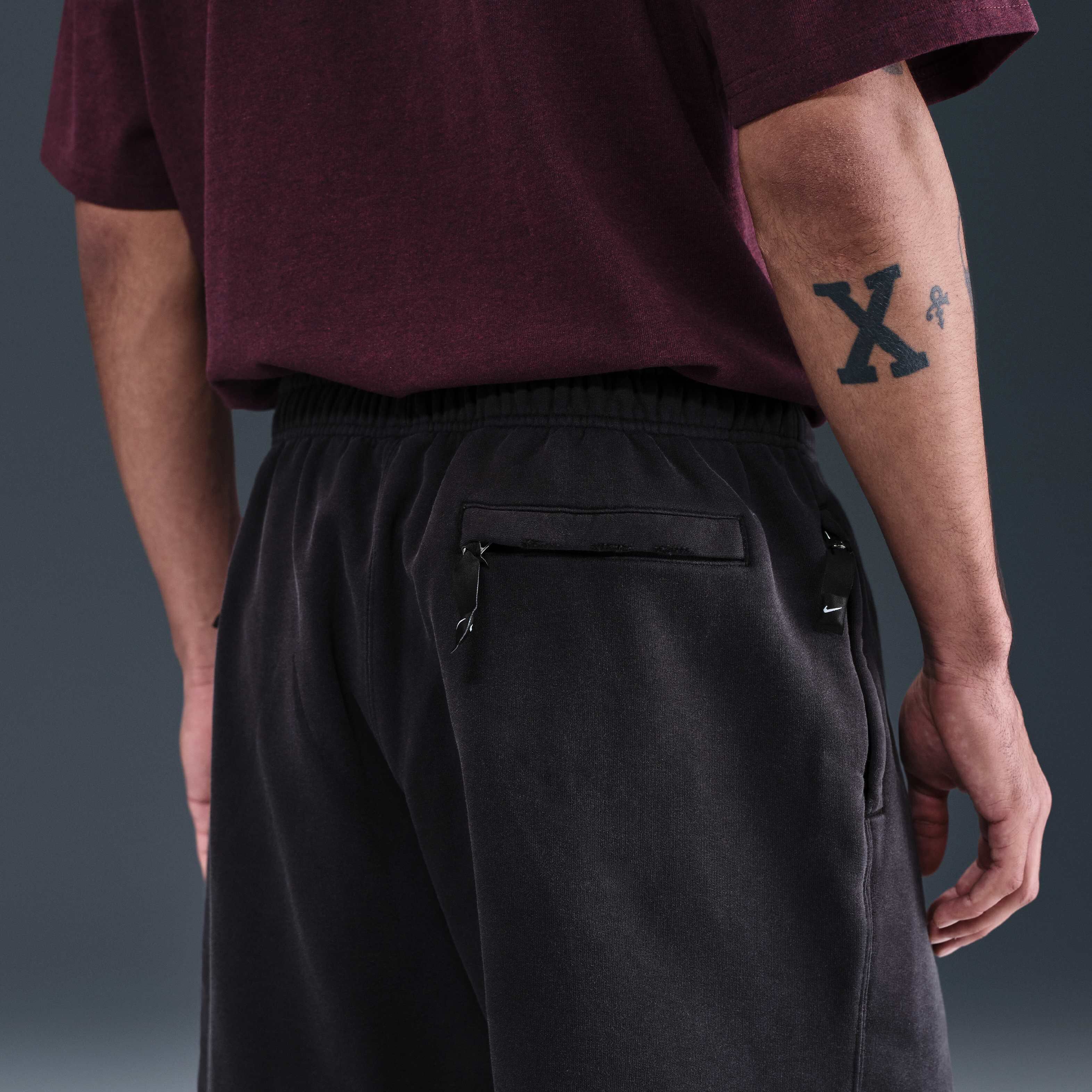 Nike Solo Swoosh image number 2