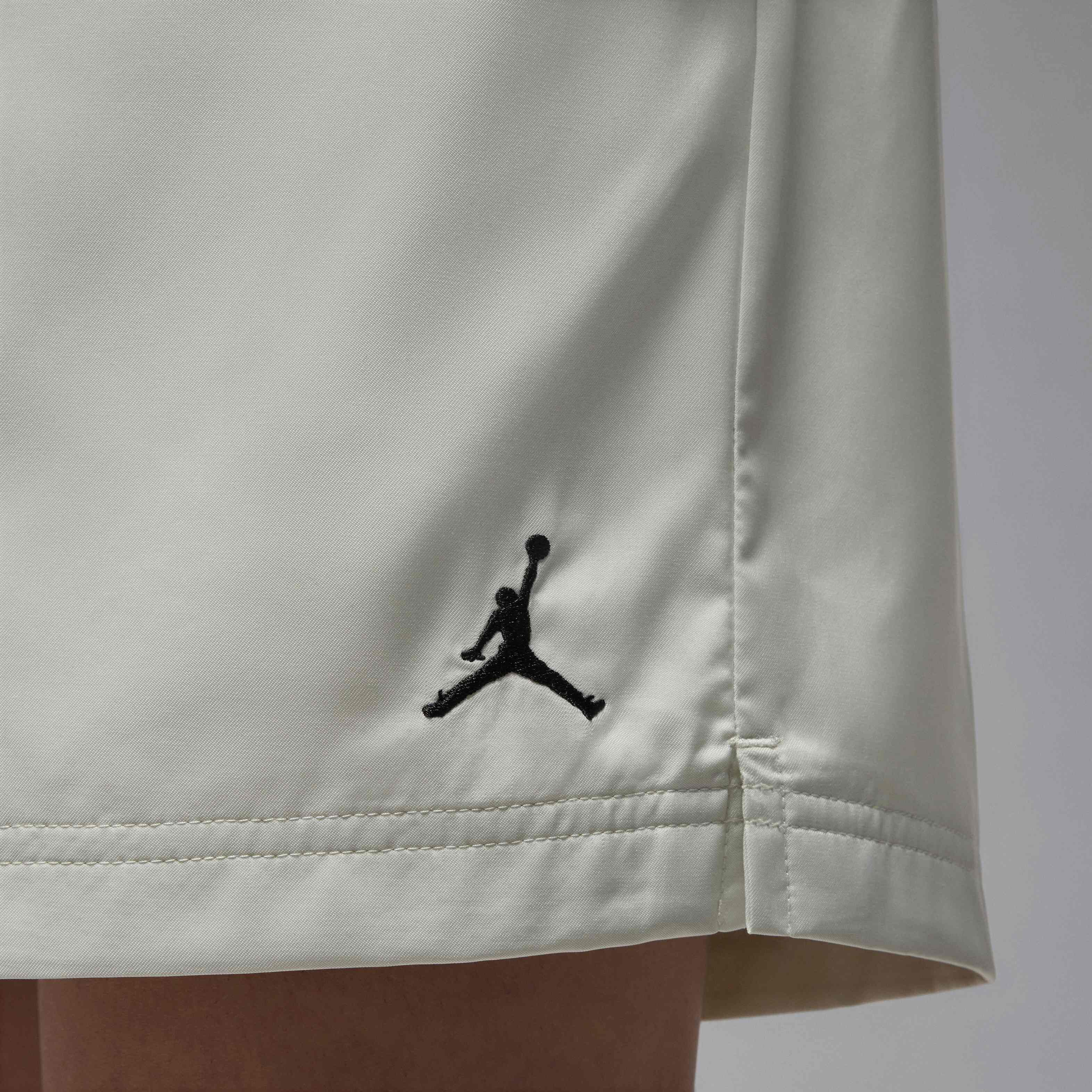 Jordan Essentials image number 5