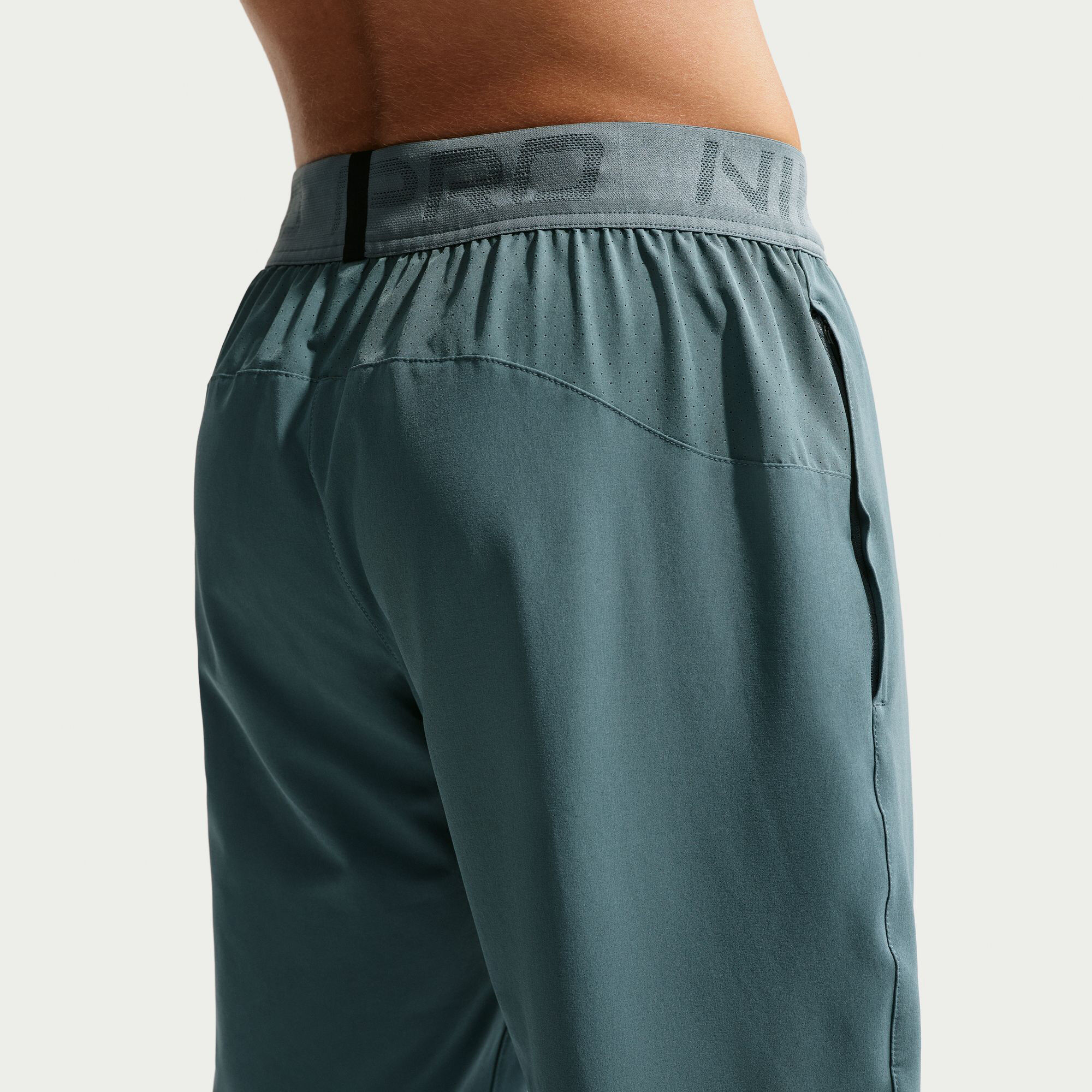 Nike Pro Training image number 3