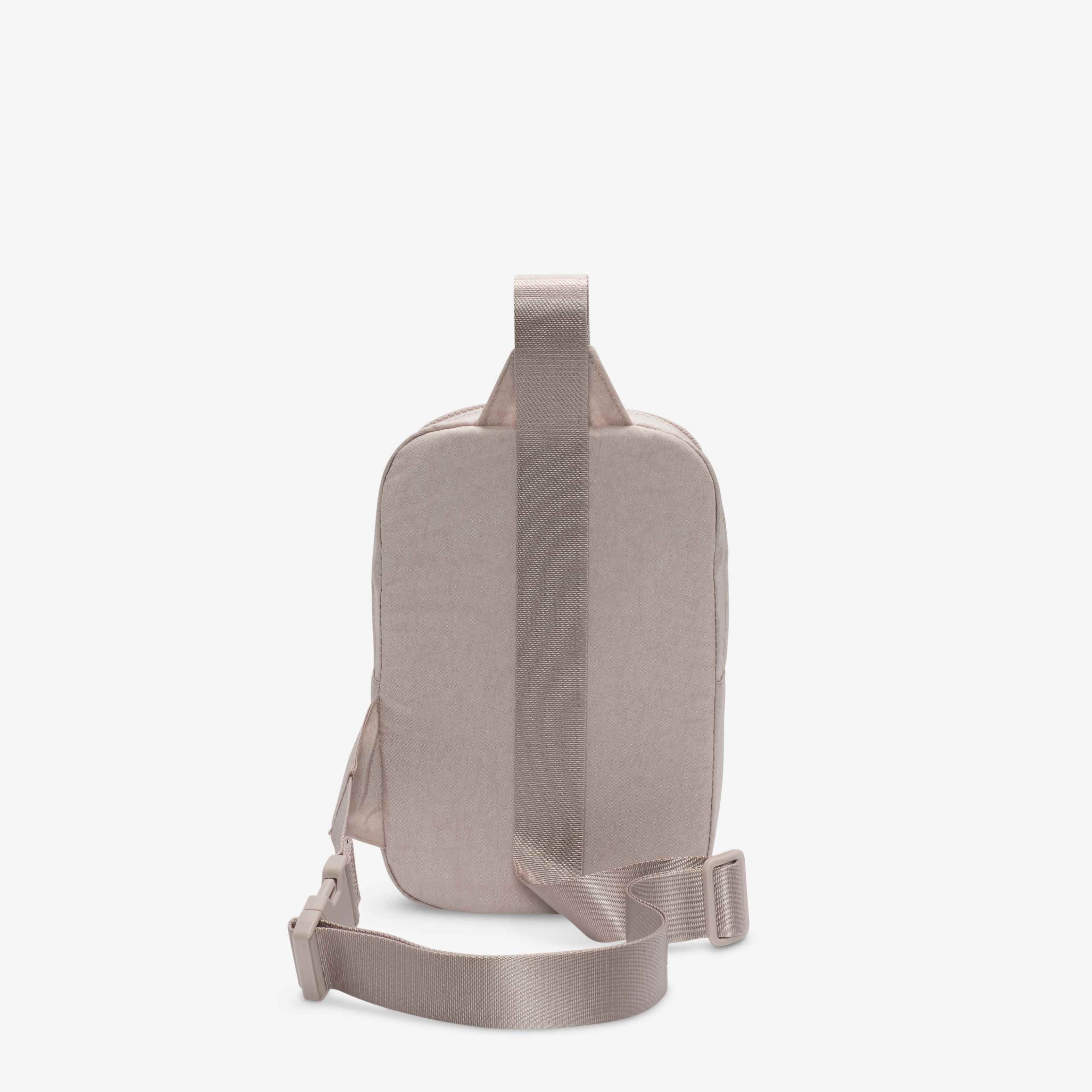 نايكي أورا image number 2