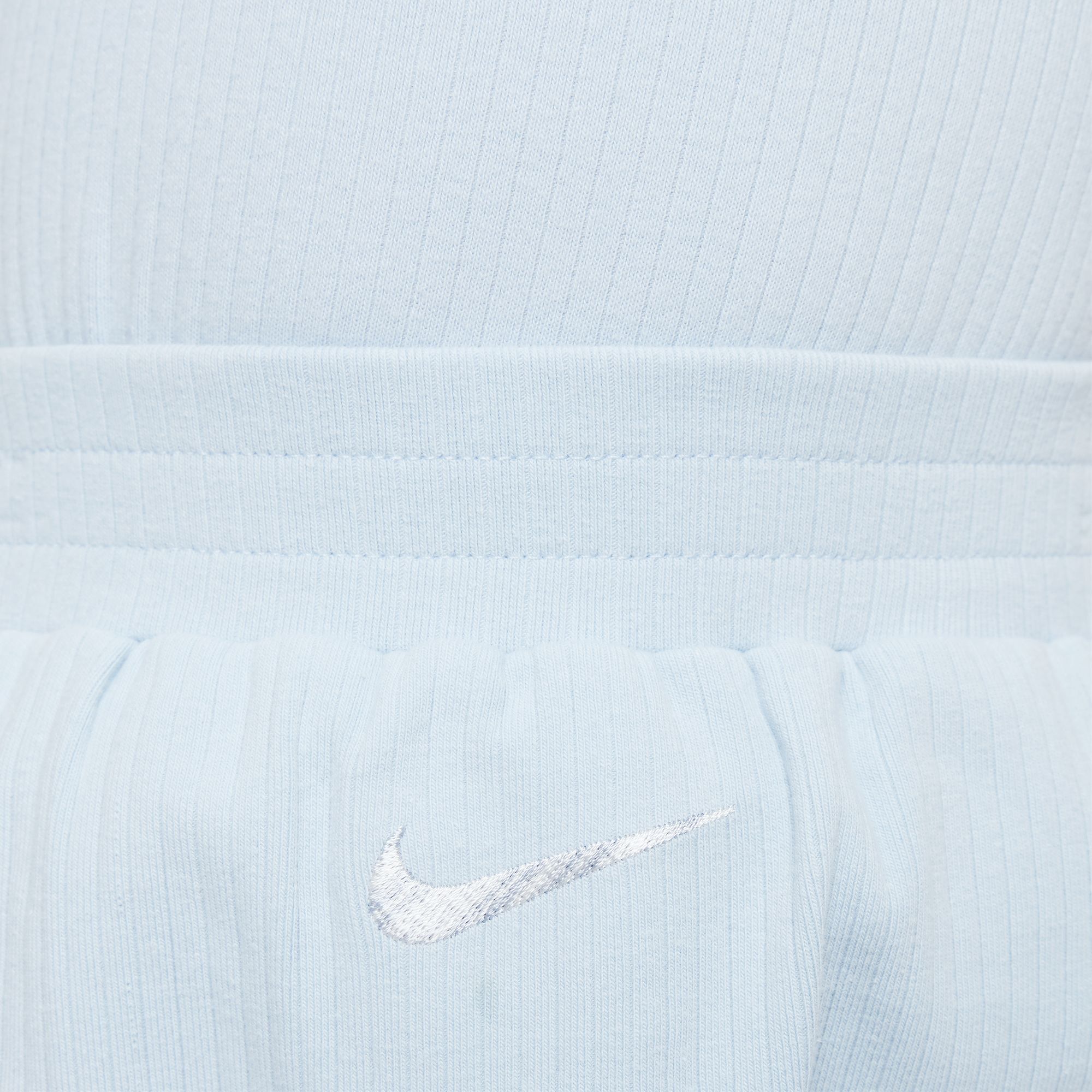 نايكي ريدي، ست! image number 3