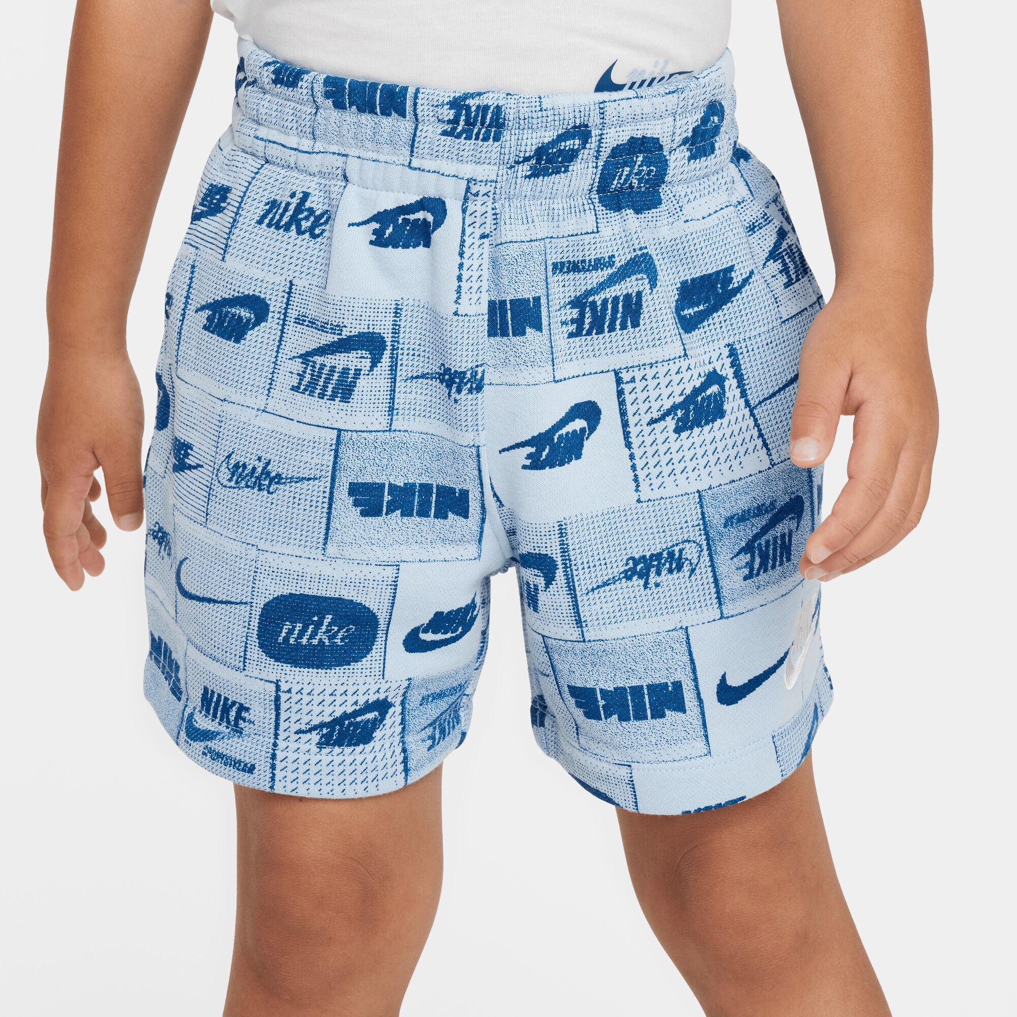 Nike Sportswear Club image number 2