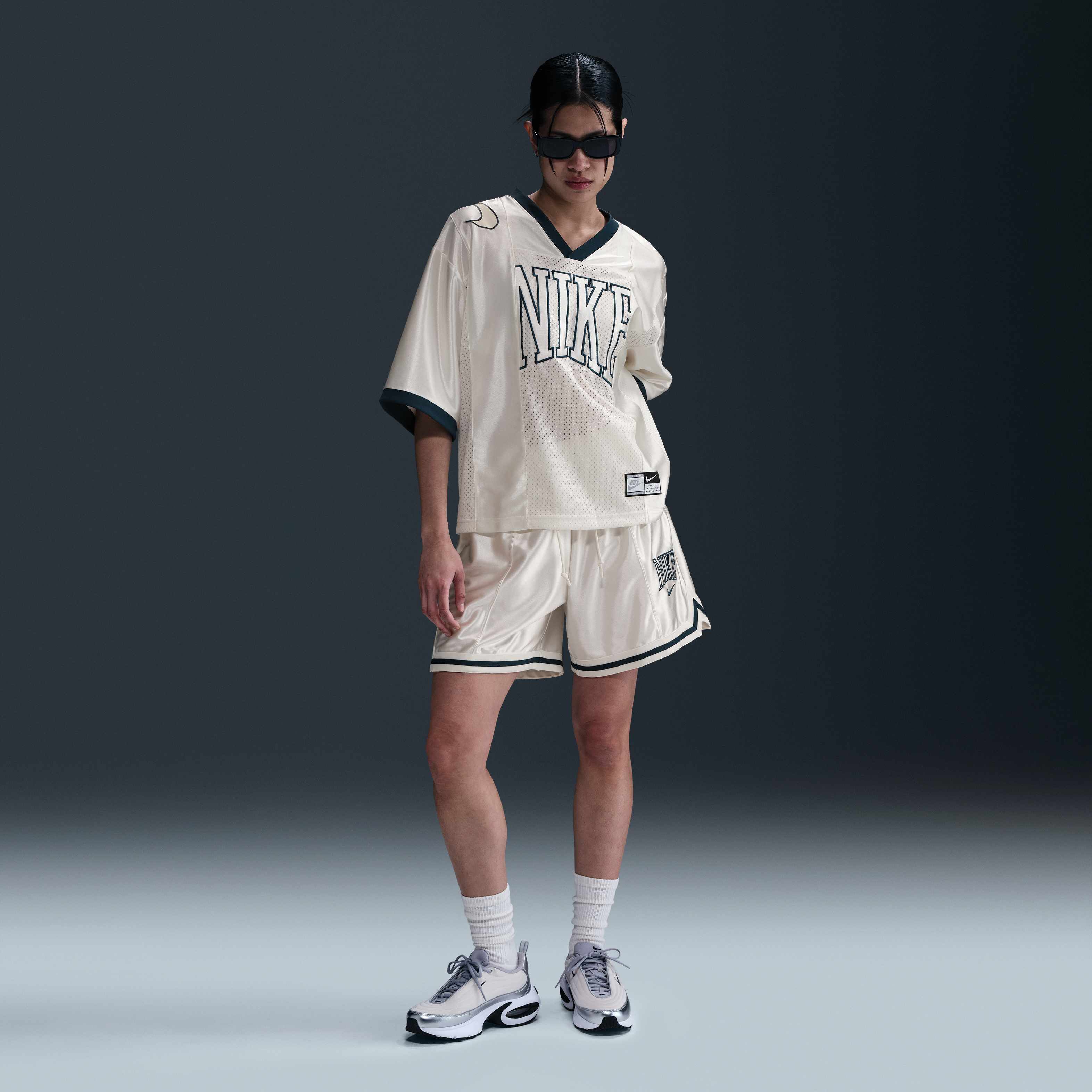 نايكي سبورتسوير ستريت image number 3