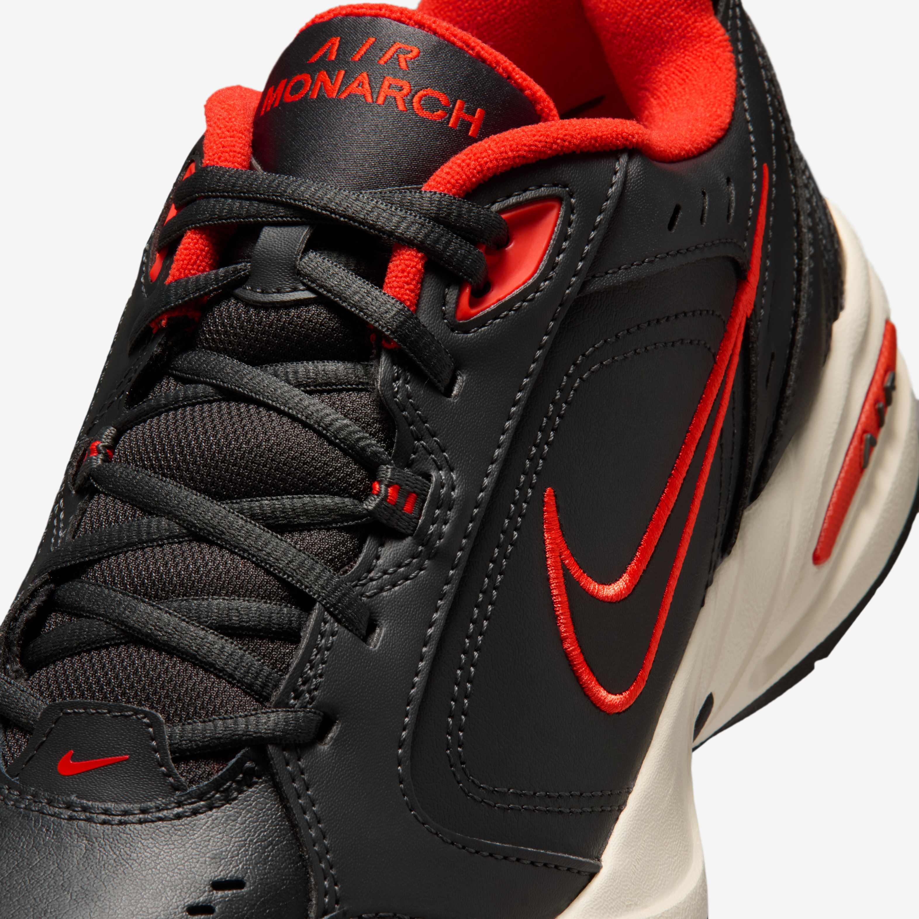 Nike Air Monarch IV image number 6