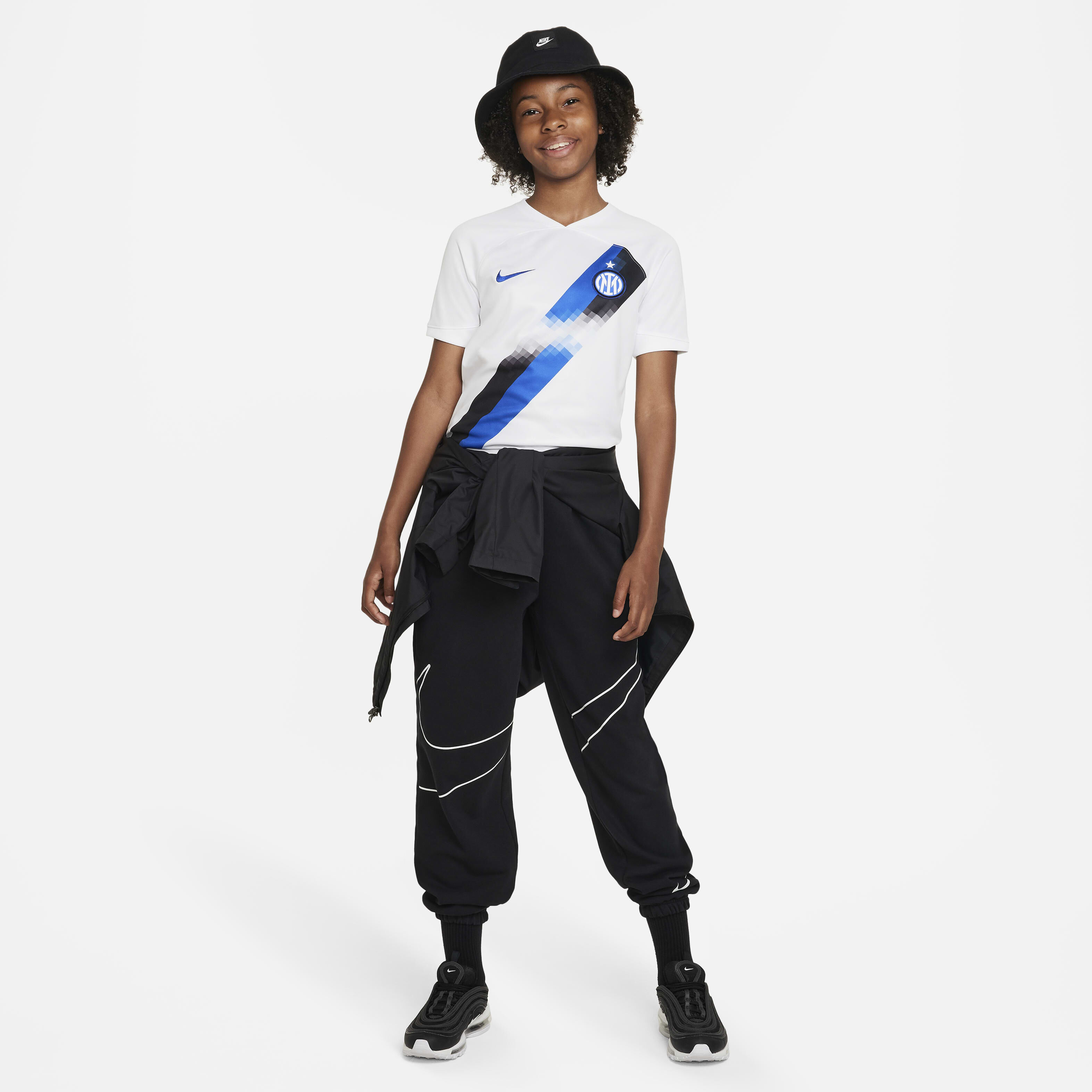 Inter Milan 2023/24 Stadium Away image number 4