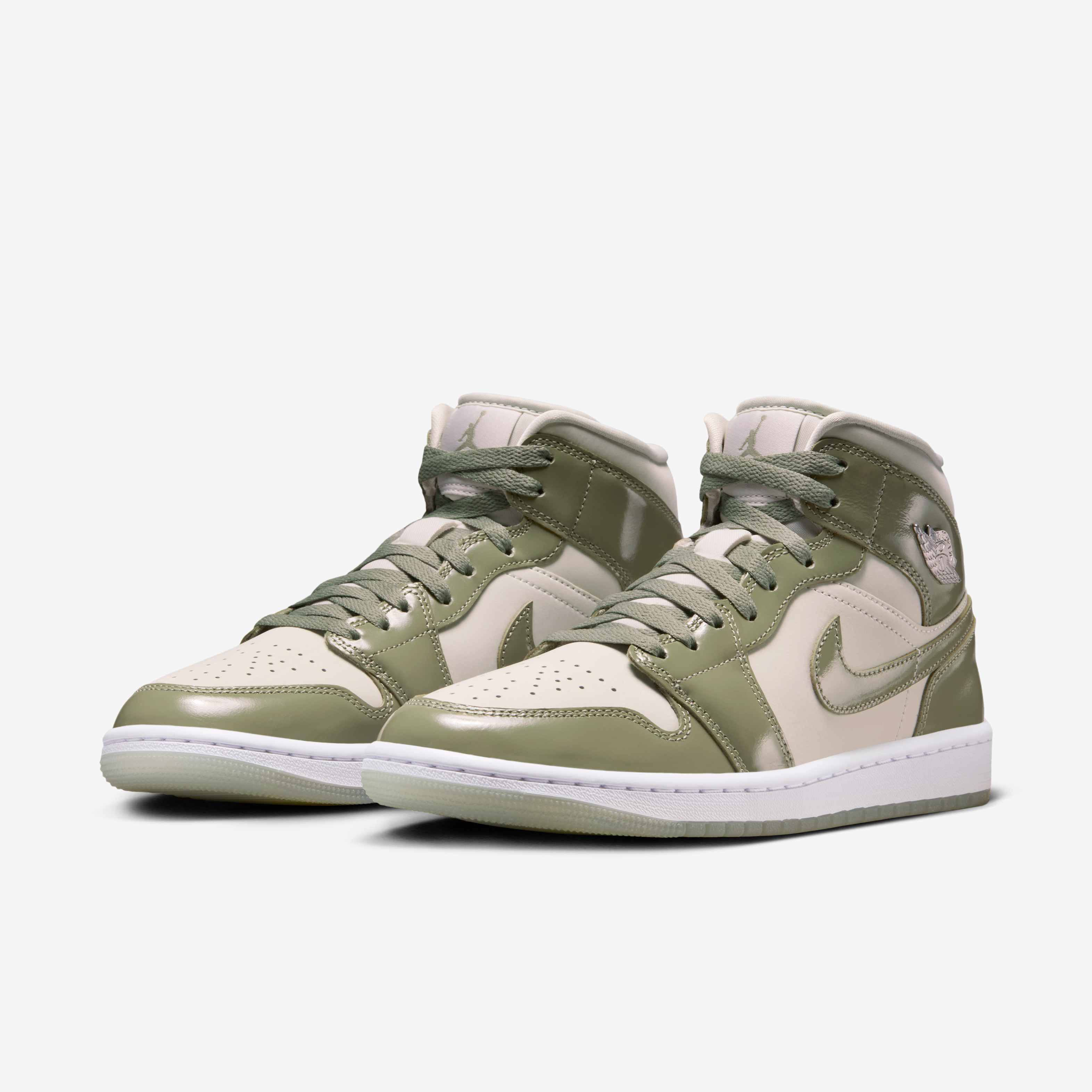 Air Jordan 1 Mid SE image number 4