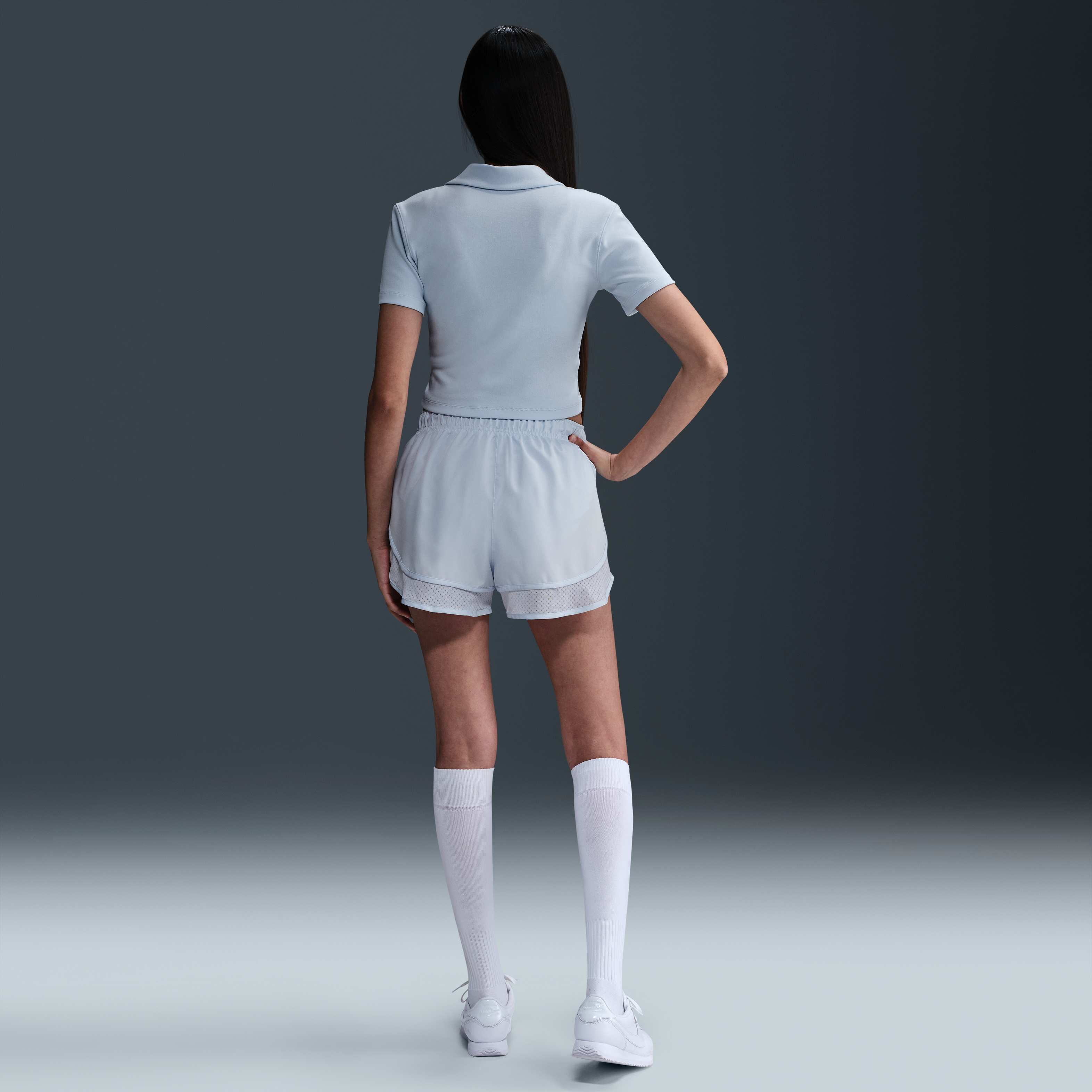 Nike Sportswear Essential image number 4