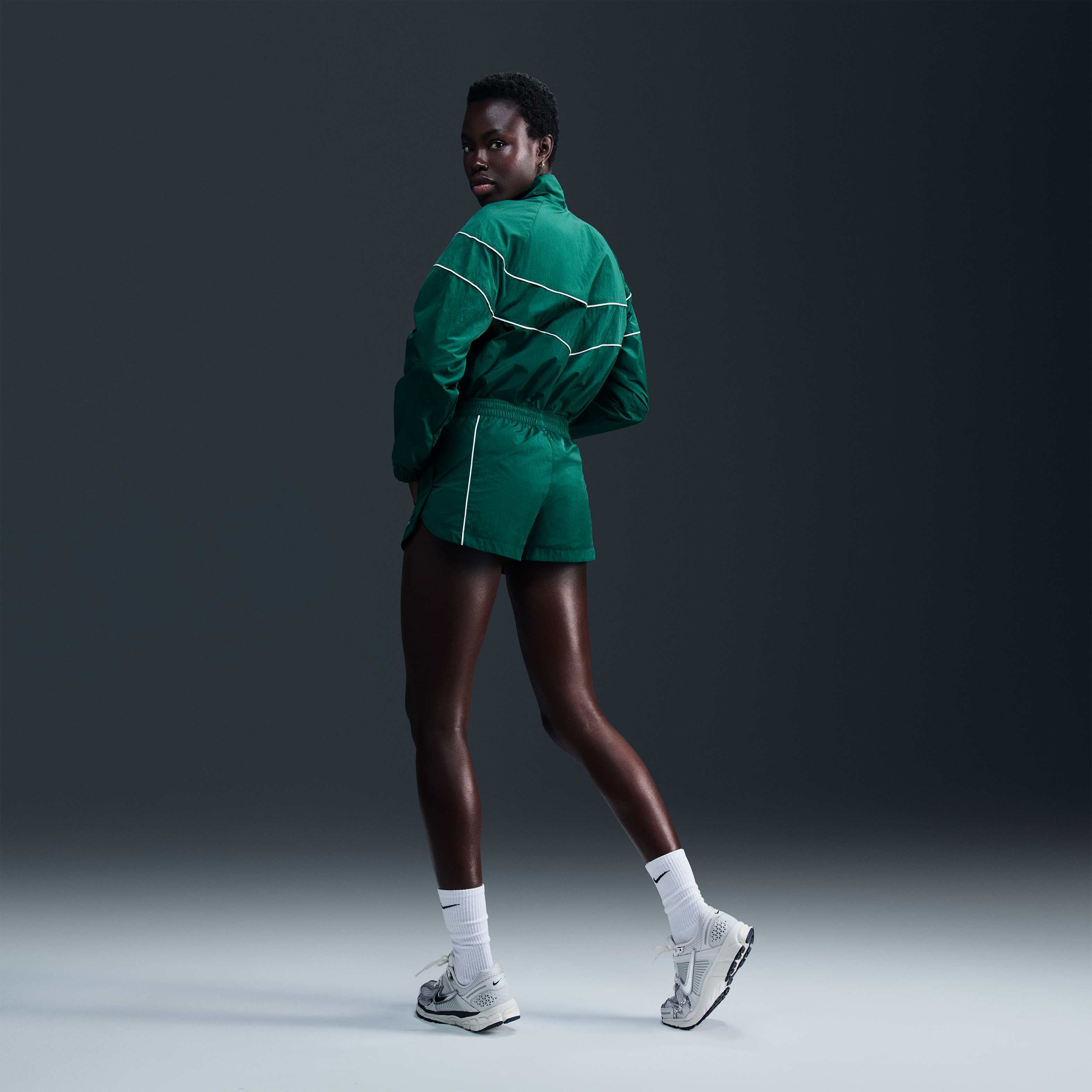 Nike Windrunner image number 4