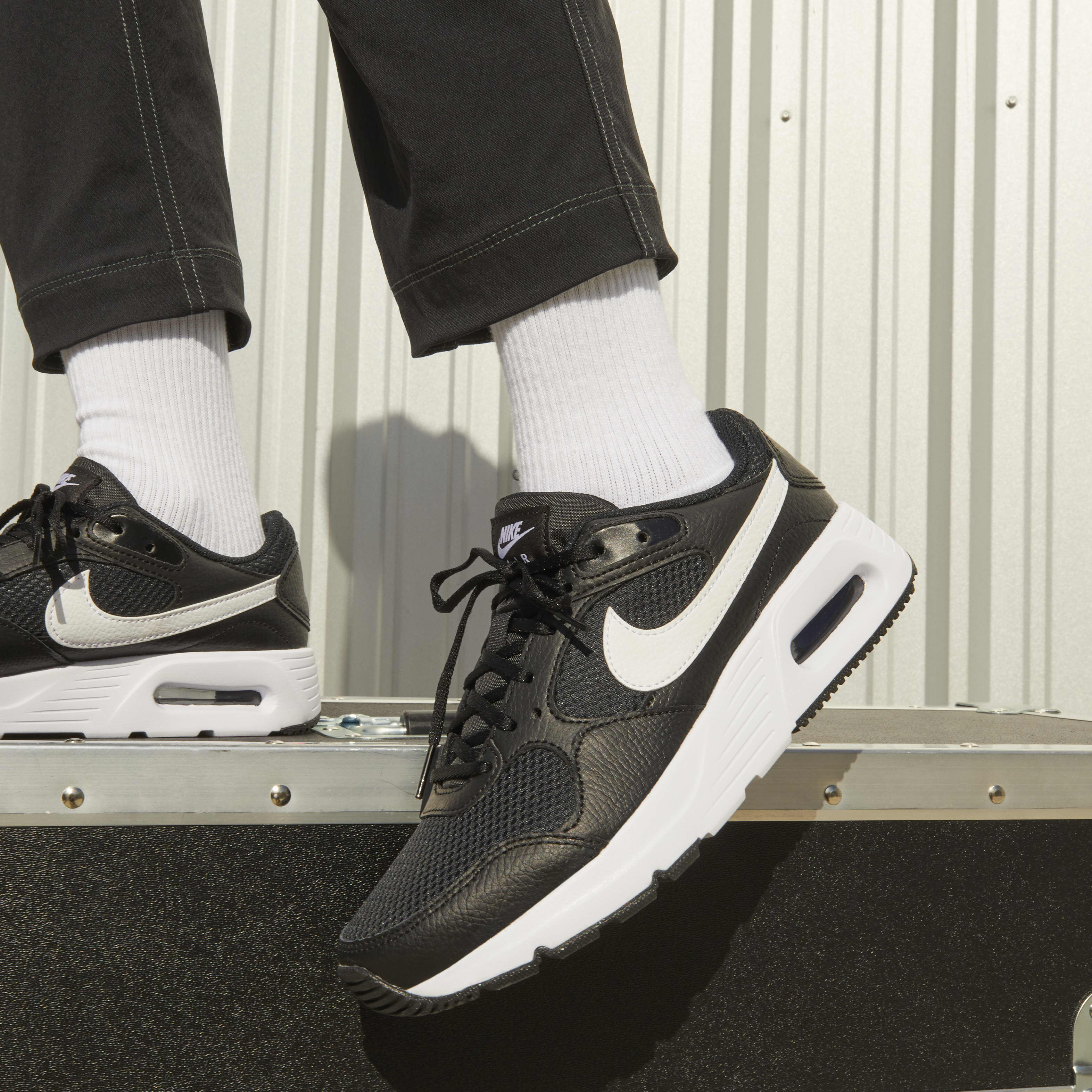 Nike air max black and white kw online