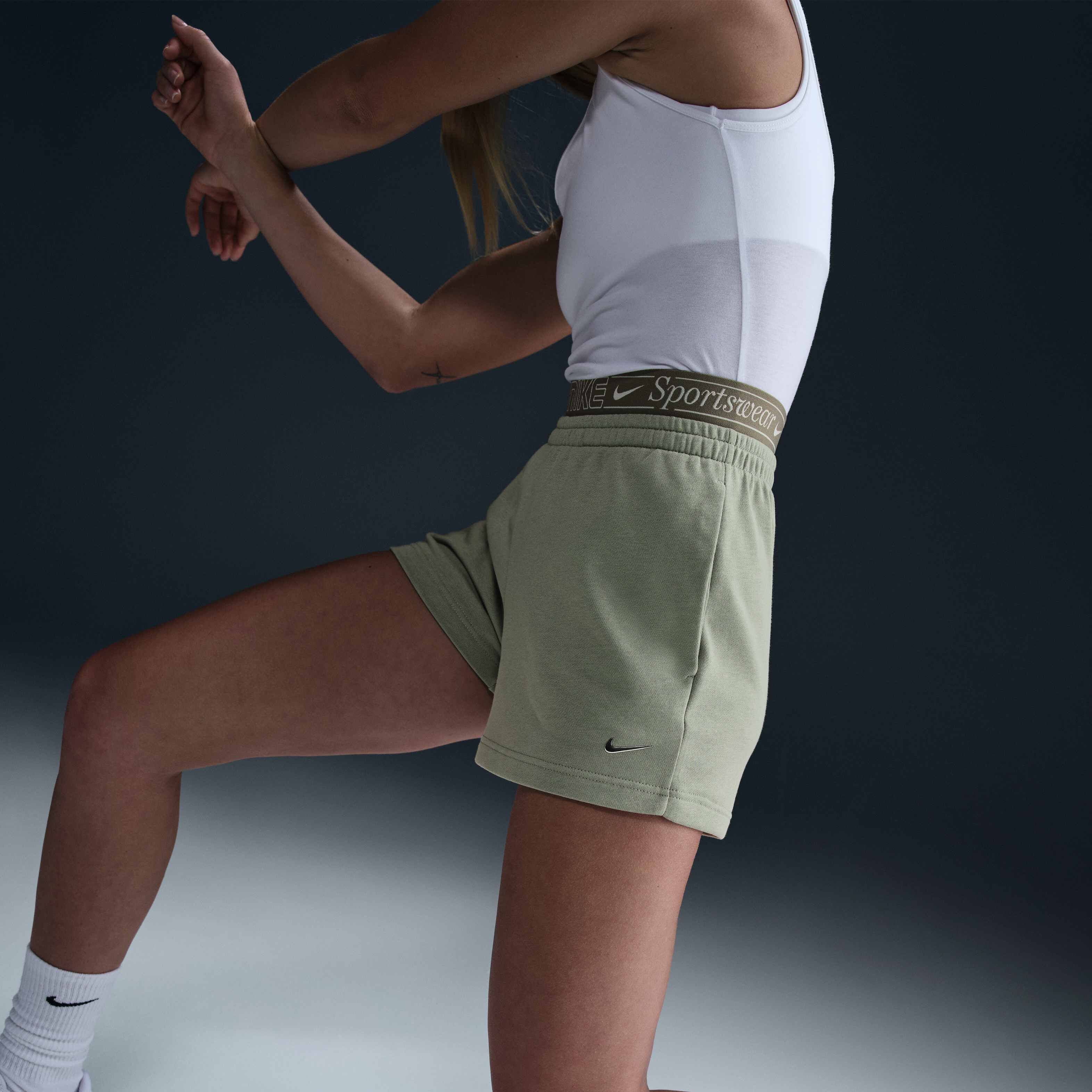 Nike Sportswear Chill Terry image number 4