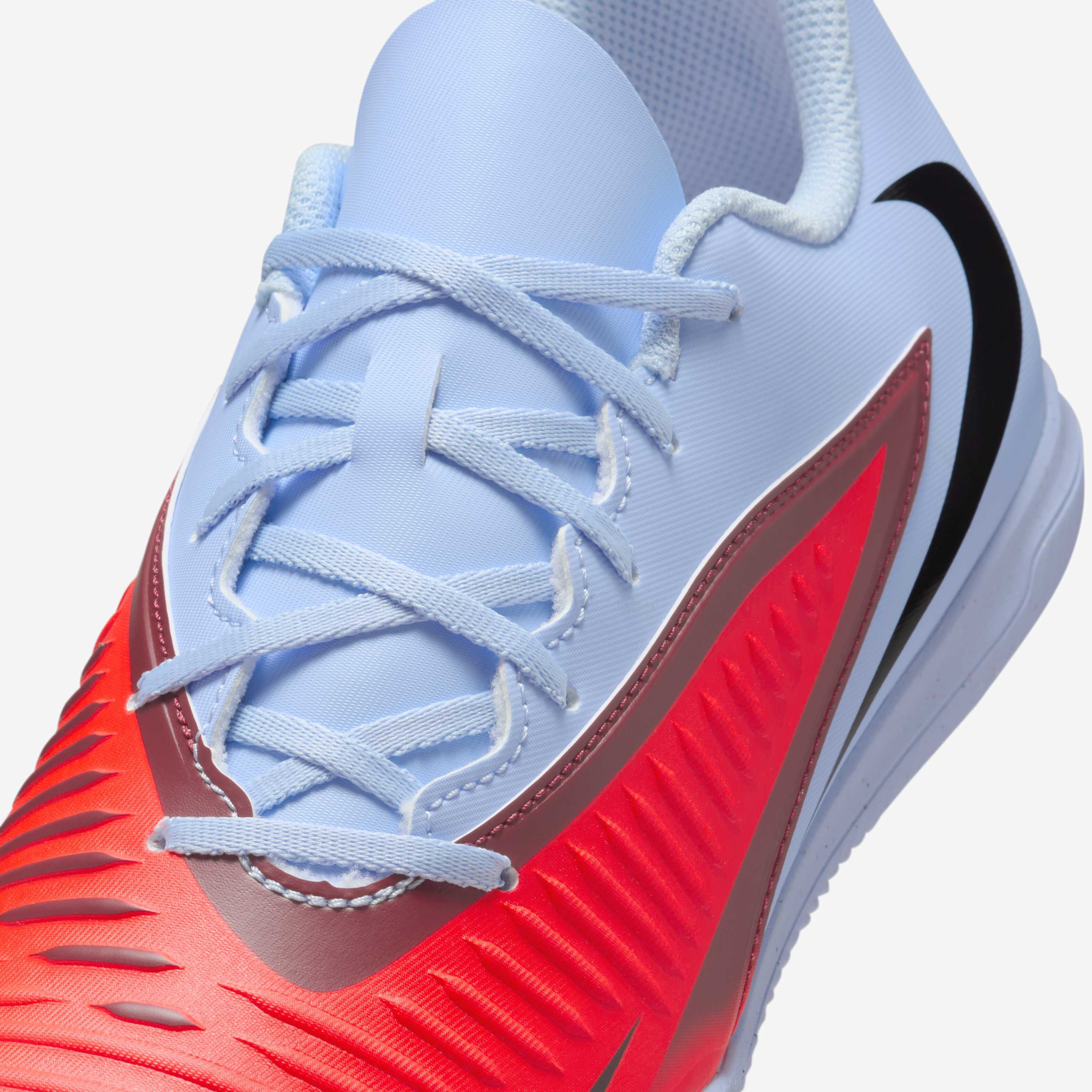 Nike Phantom 6 Low Club image number 6